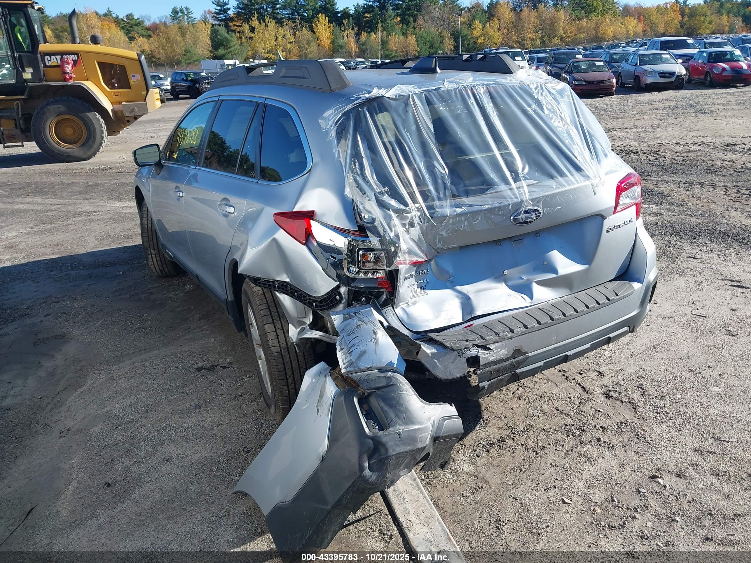 SUBARU OUTBACK image 6