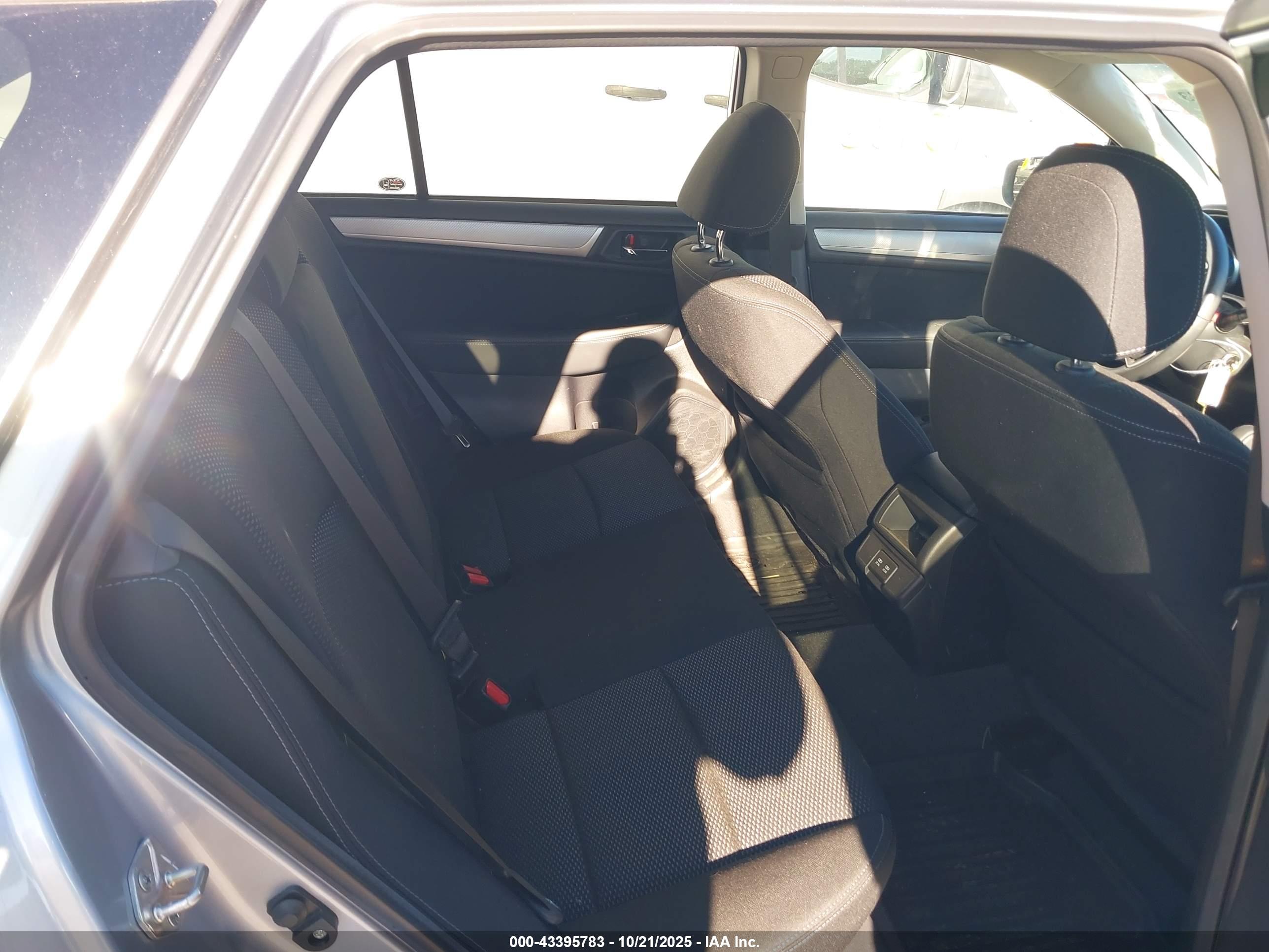 SUBARU OUTBACK image 8