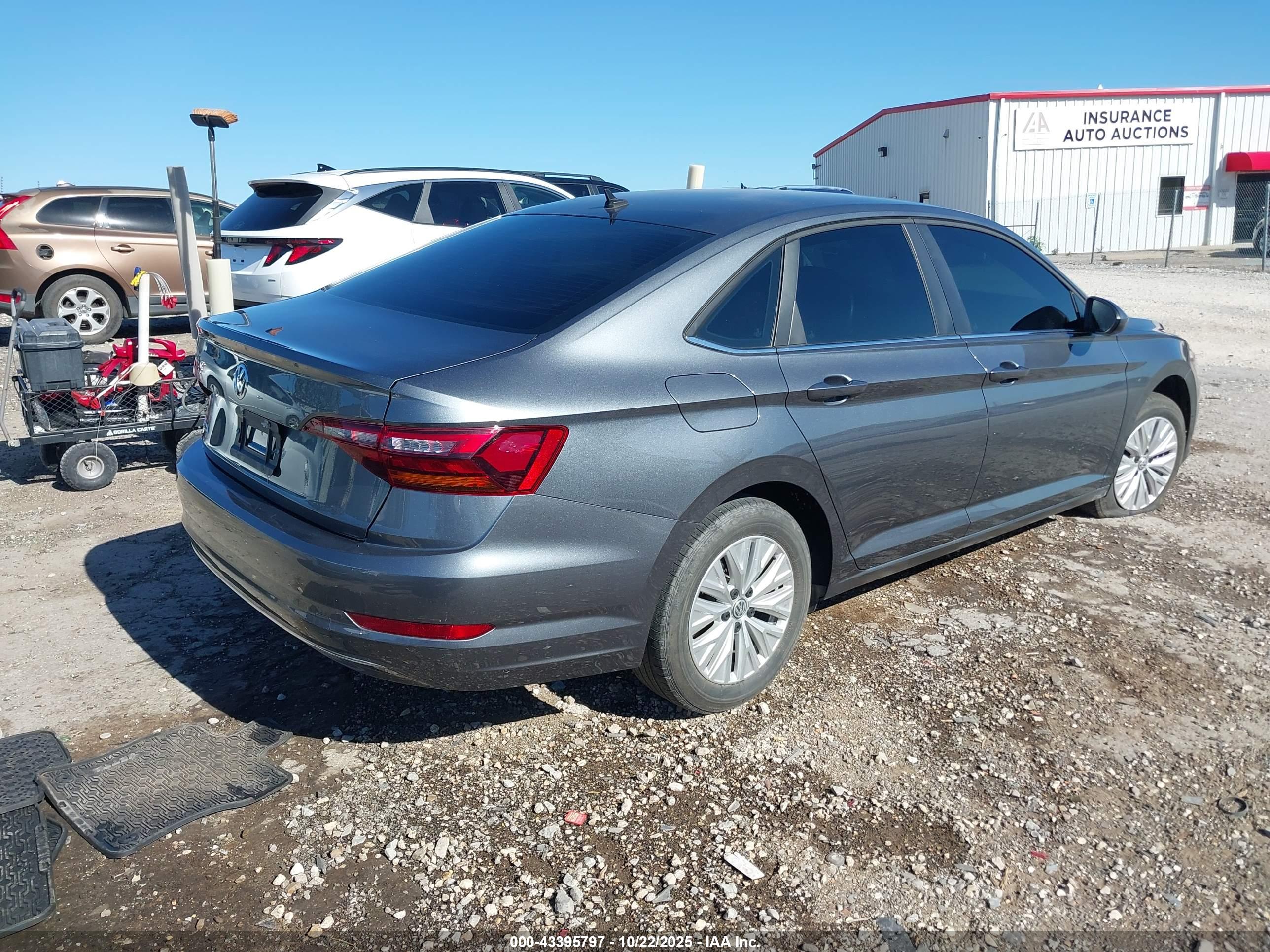 VOLKSWAGEN JETTA image 4