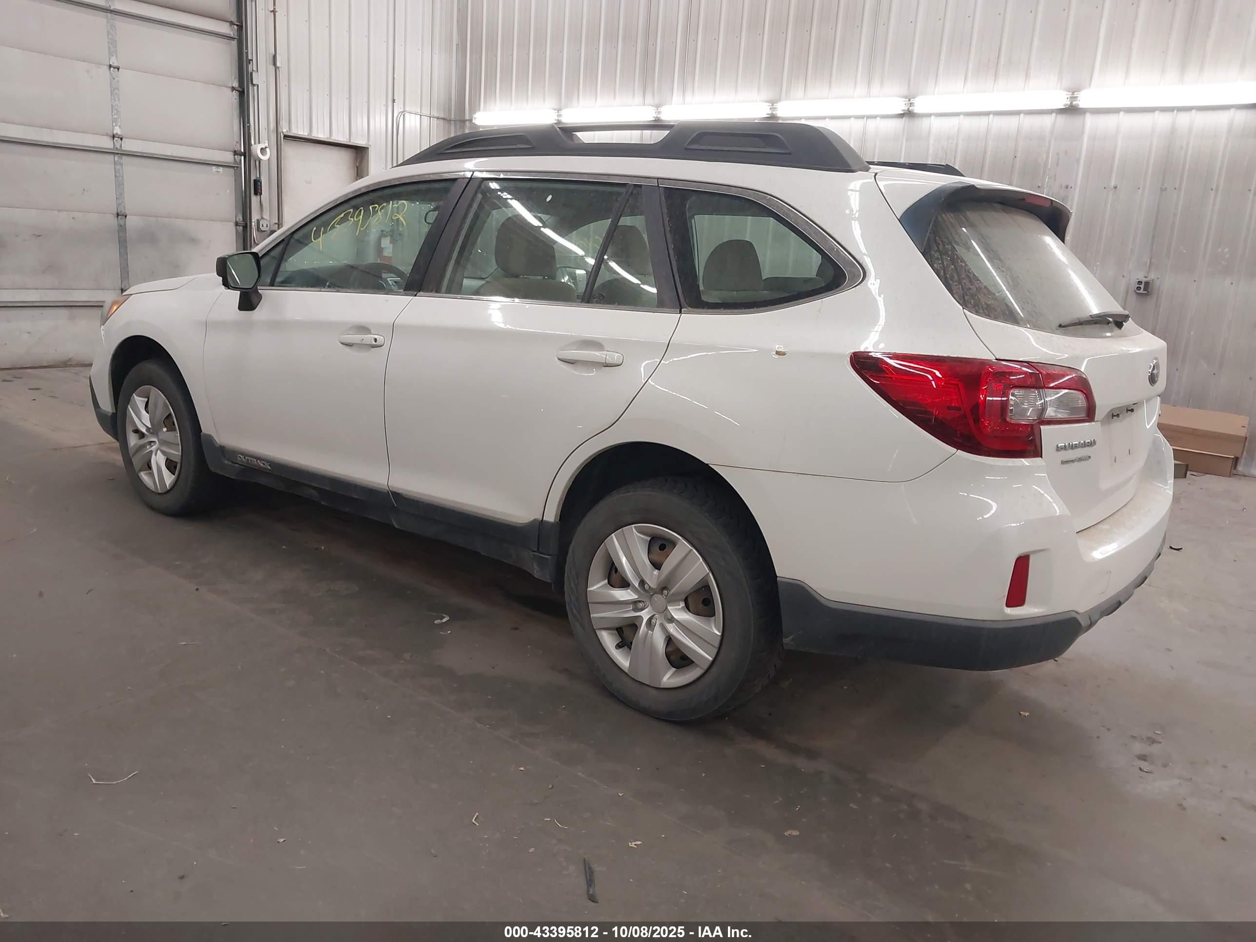 SUBARU OUTBACK image 3