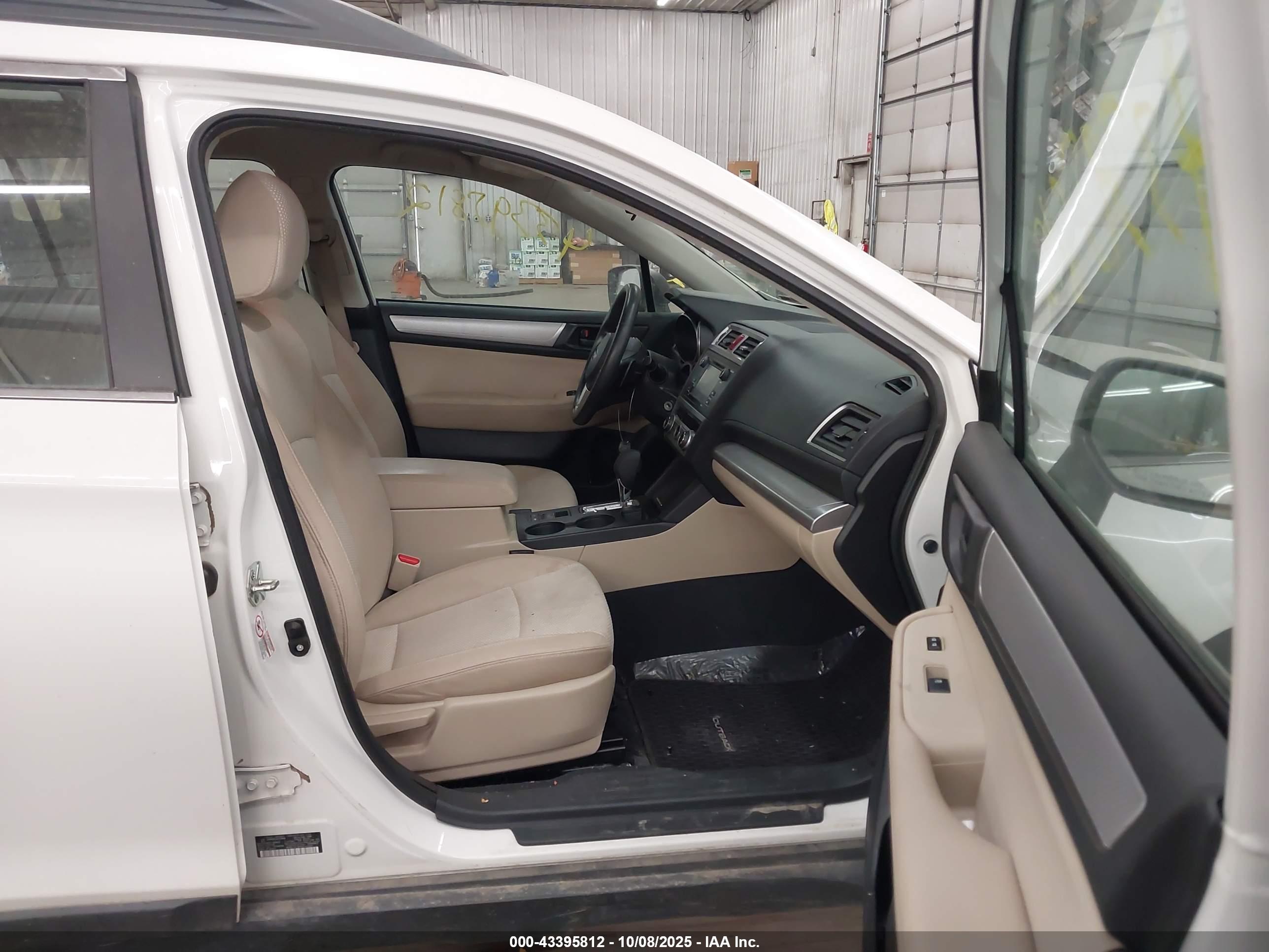 SUBARU OUTBACK image 5