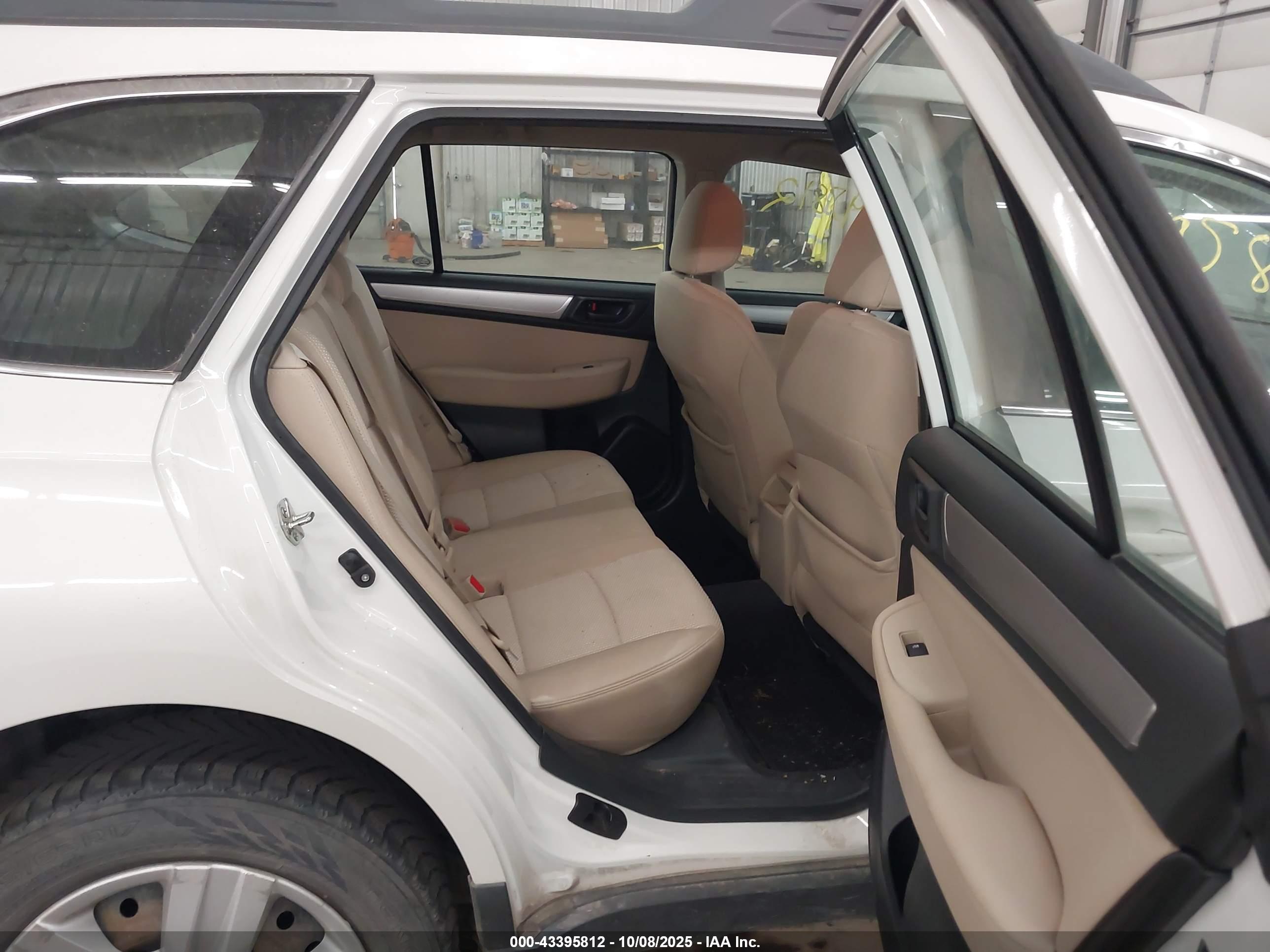 SUBARU OUTBACK image 8