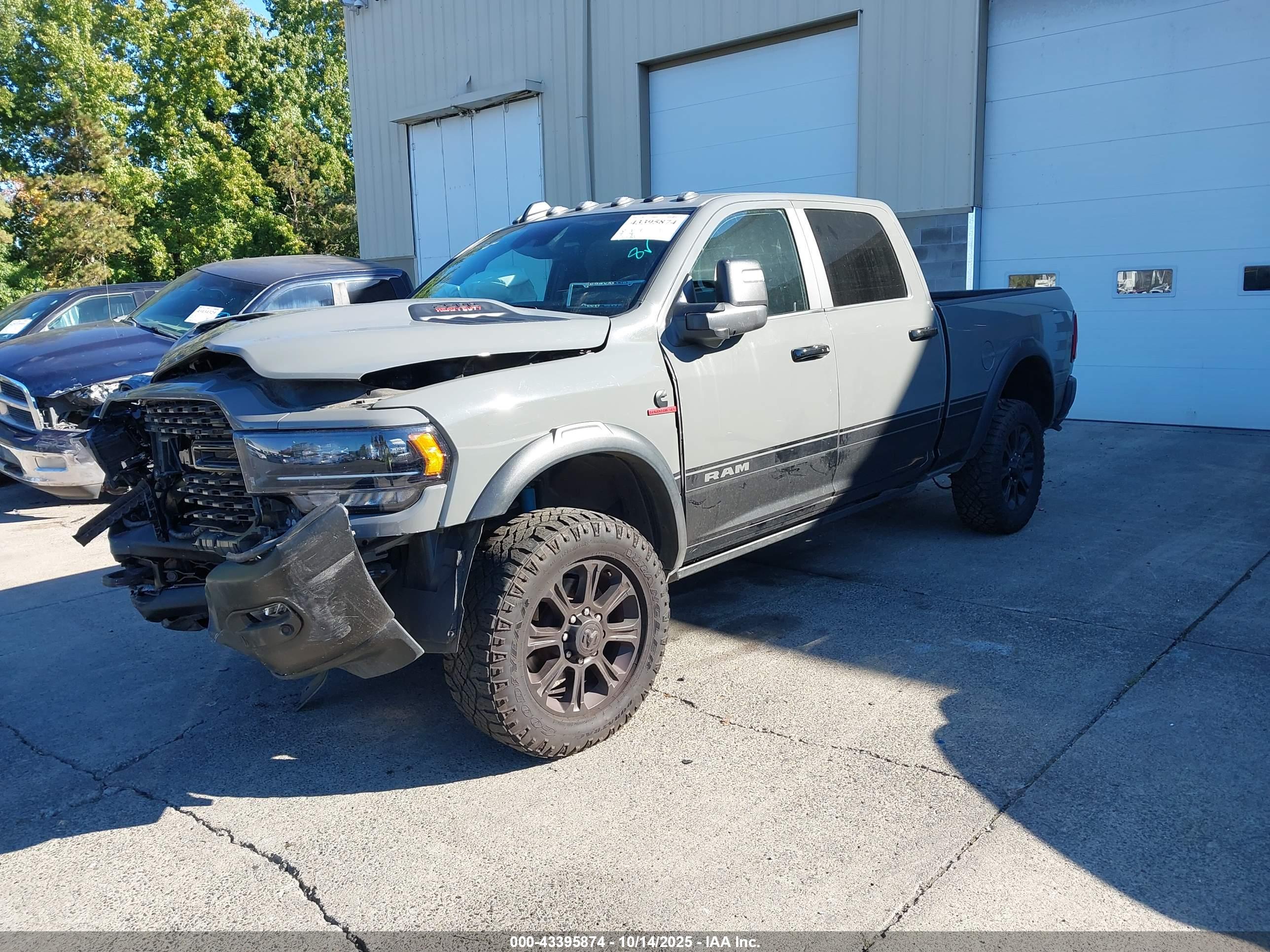 RAM 2500 image 2