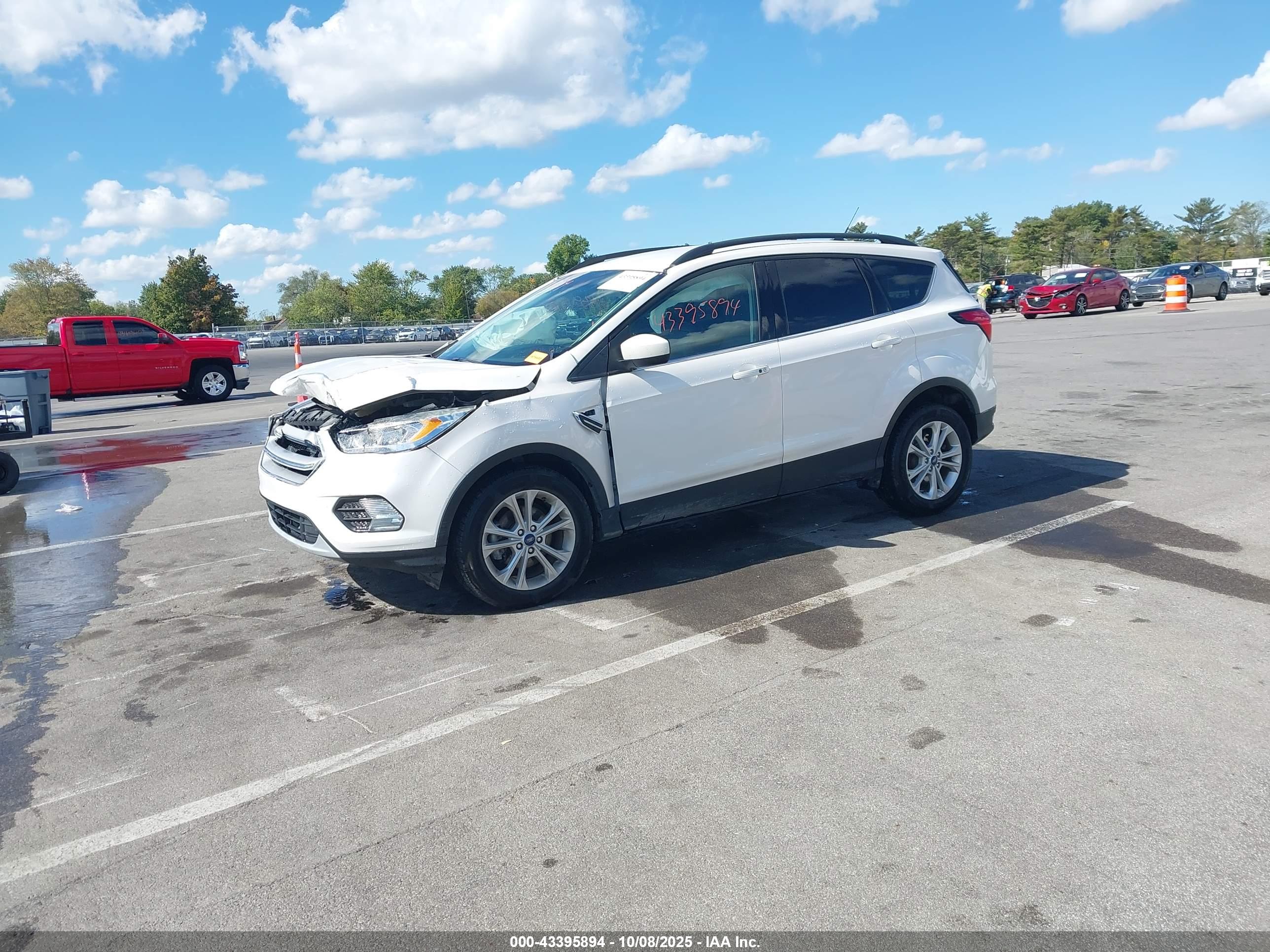 FORD ESCAPE image 2