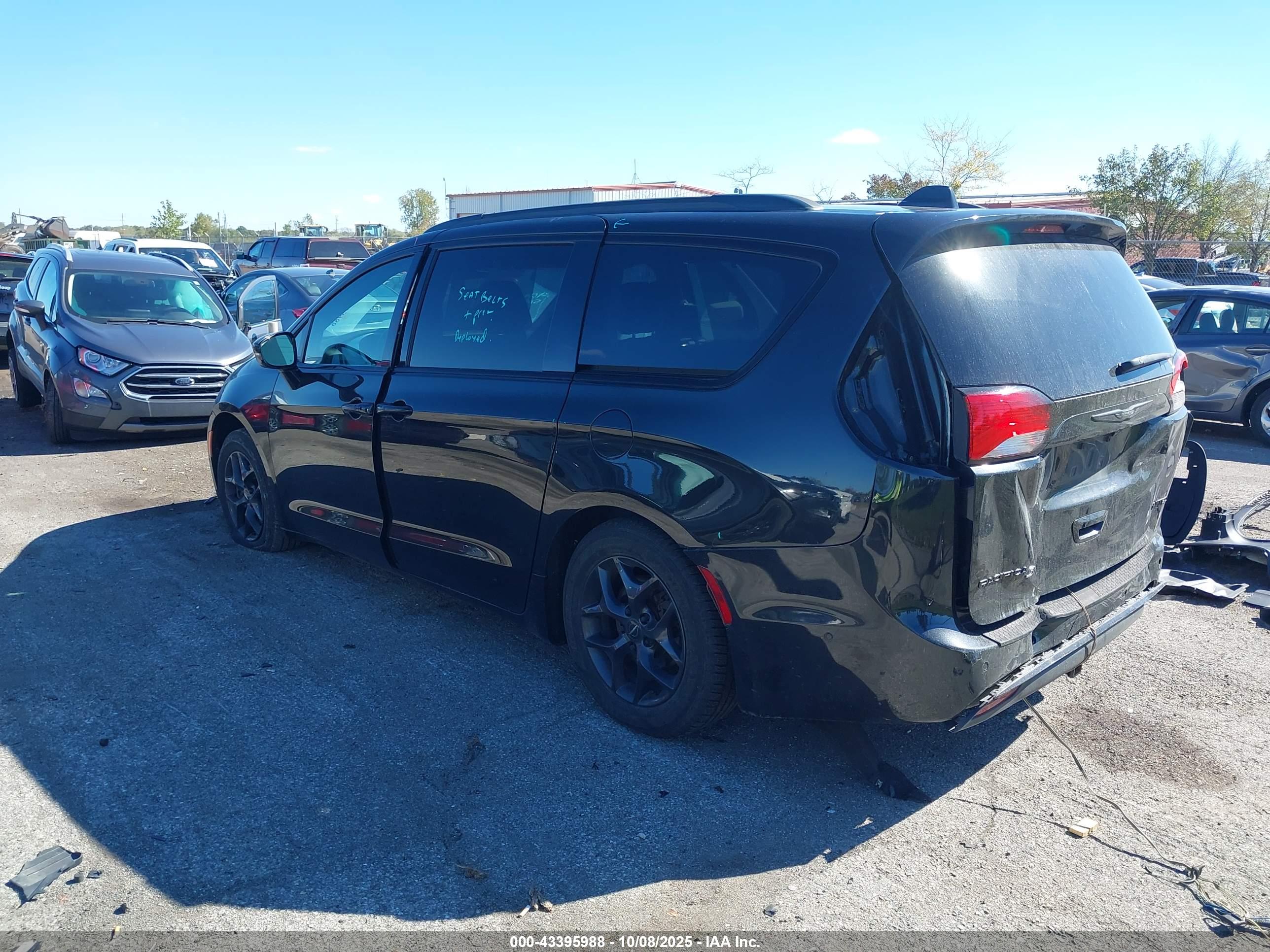 CHRYSLER PACIFICA image 3