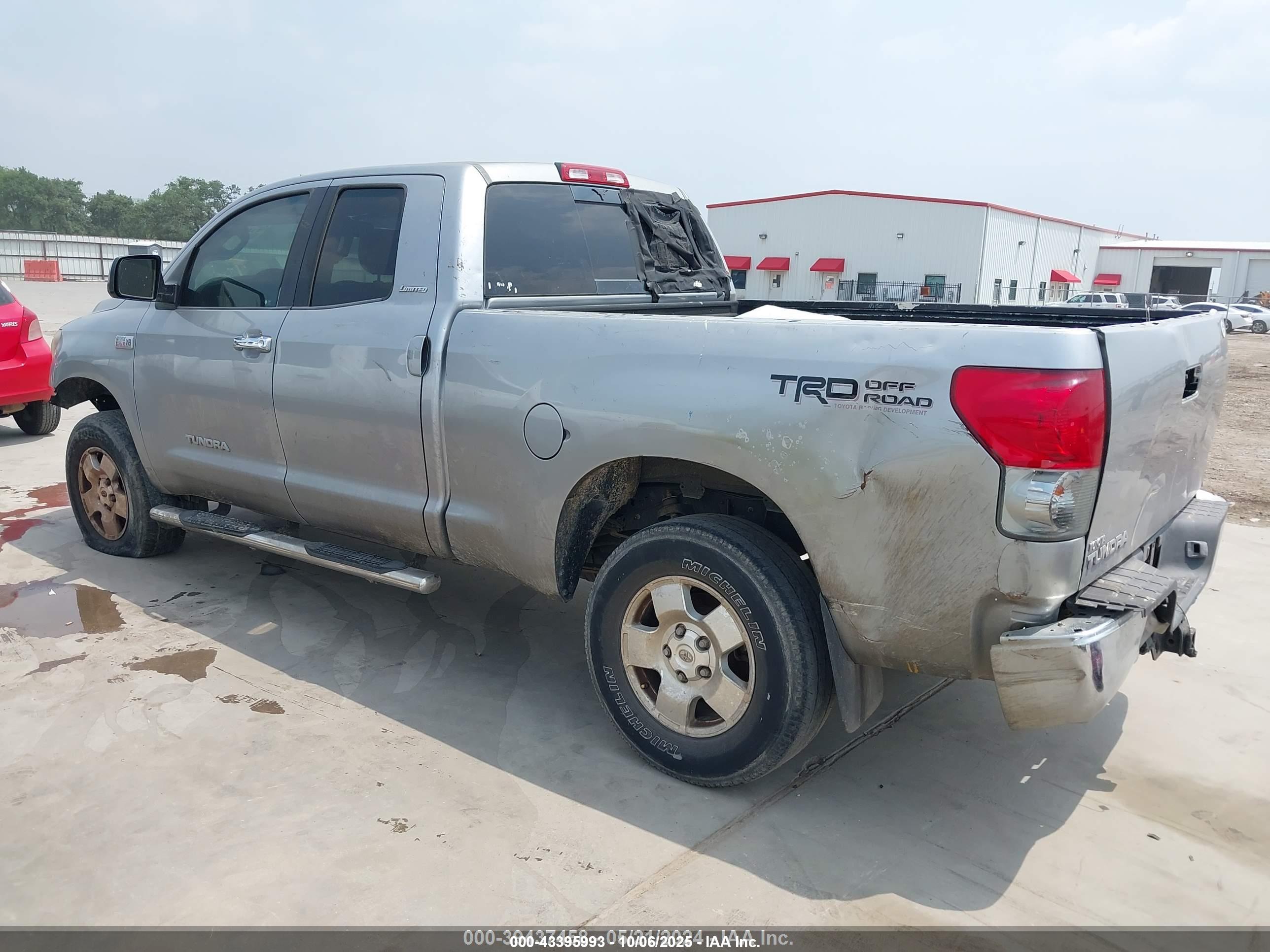 TOYOTA TUNDRA image 3