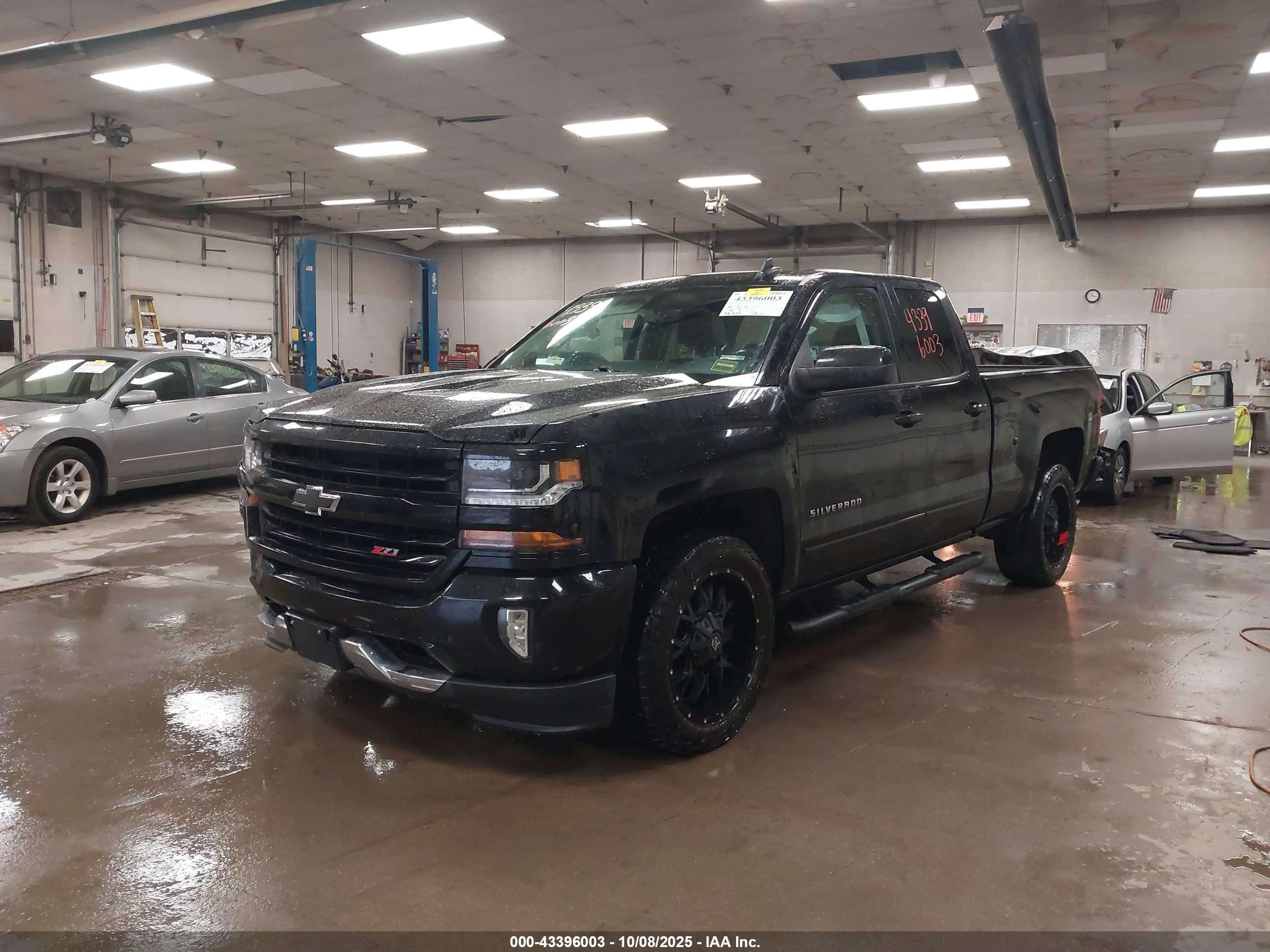 CHEVROLET SILVERADO image 2