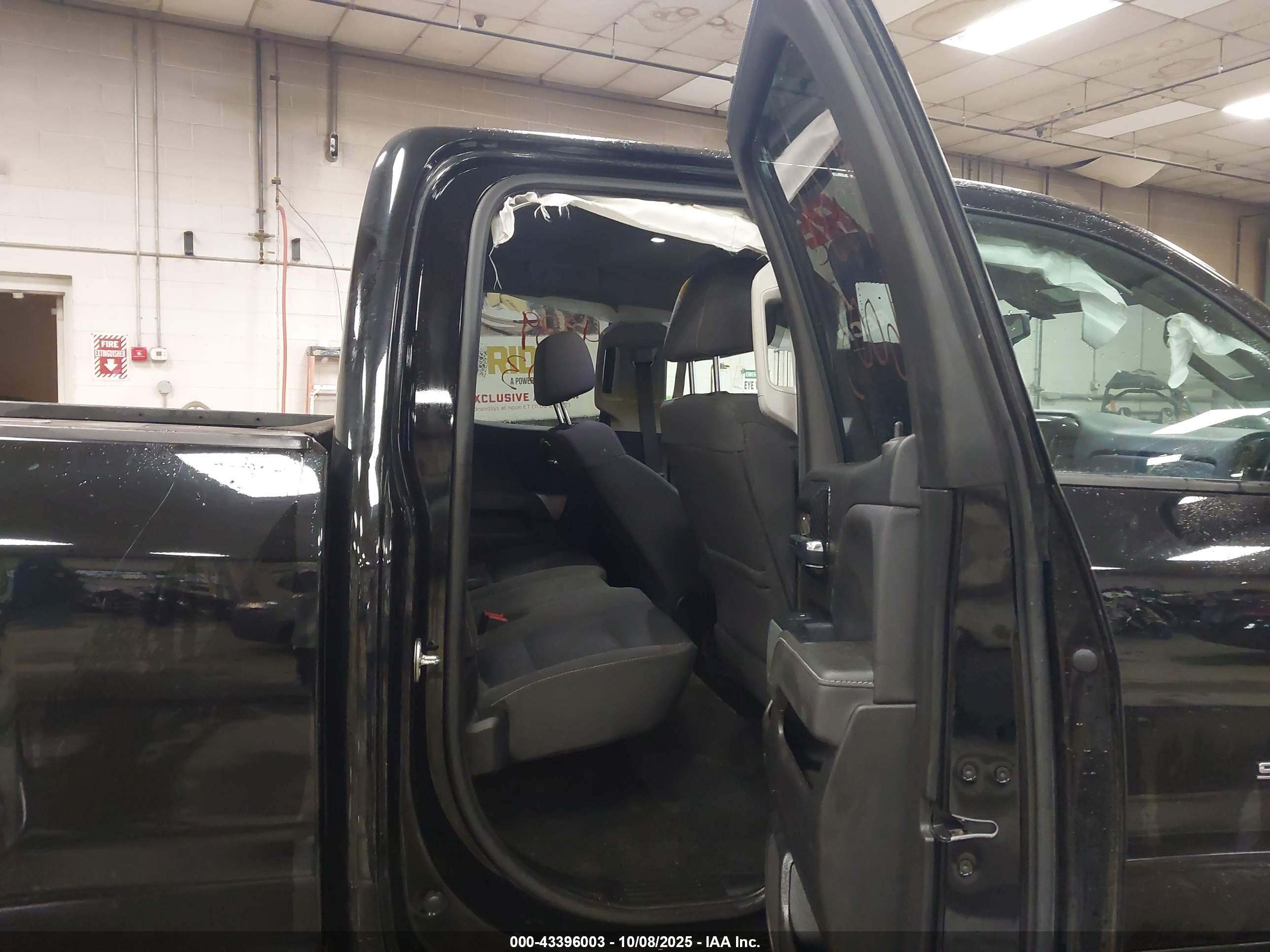 CHEVROLET SILVERADO image 8