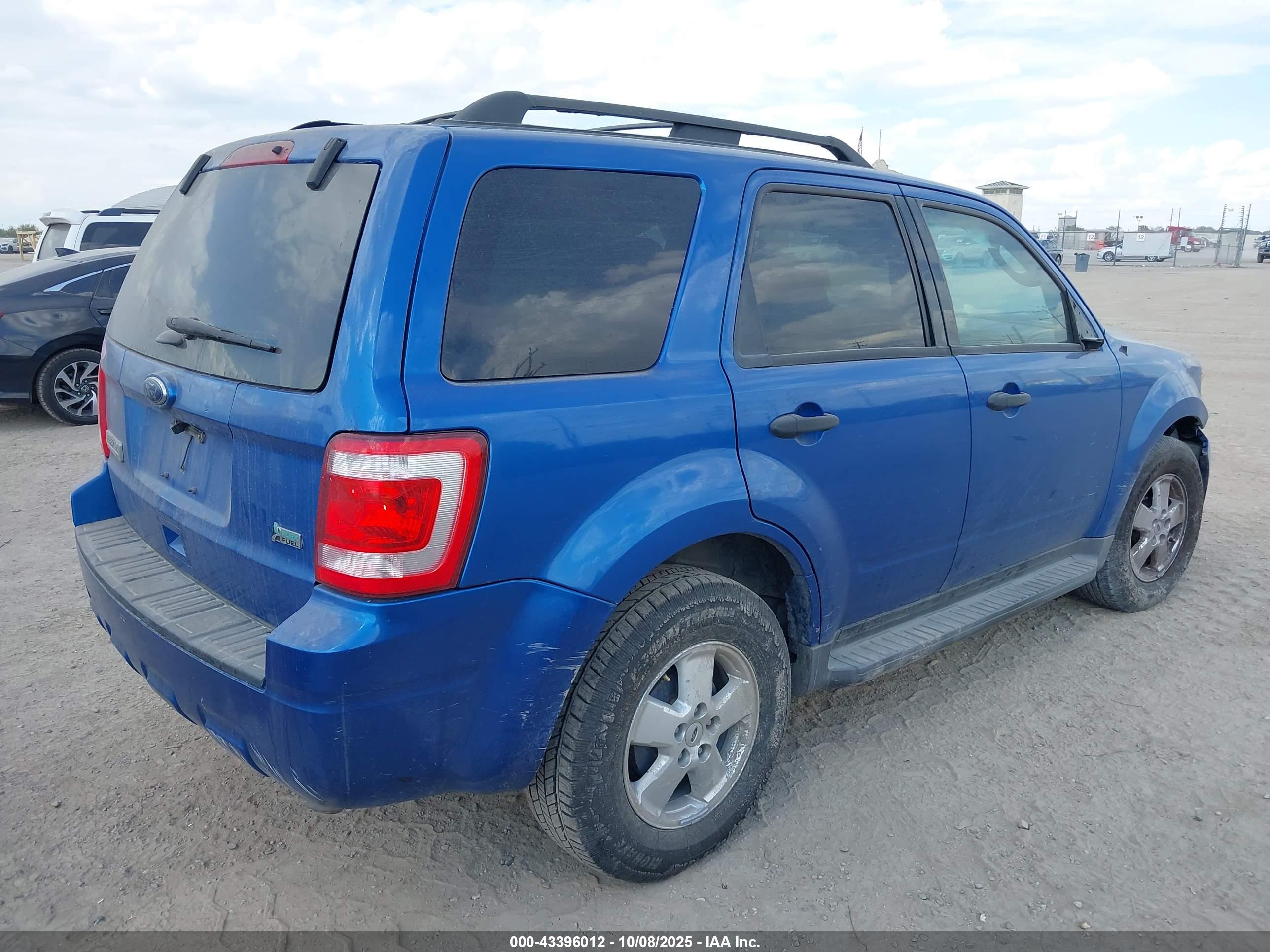 FORD ESCAPE image 4