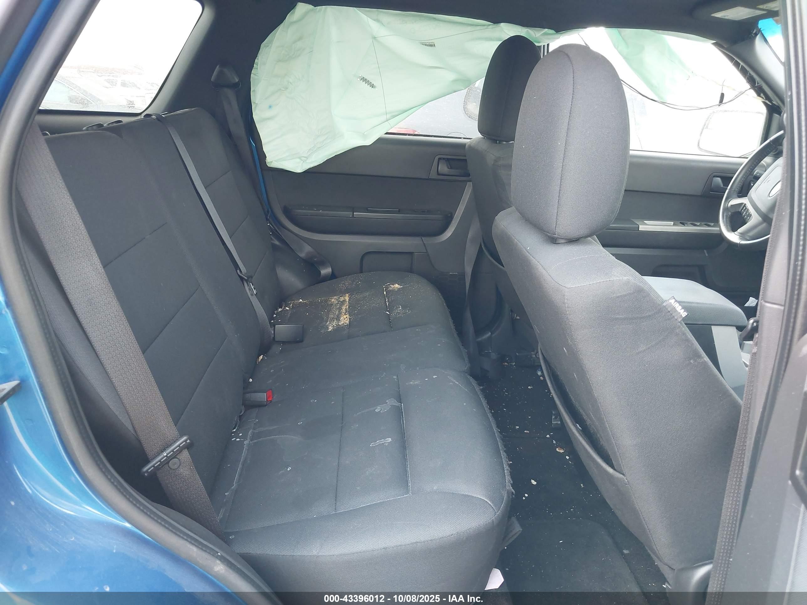 FORD ESCAPE image 8