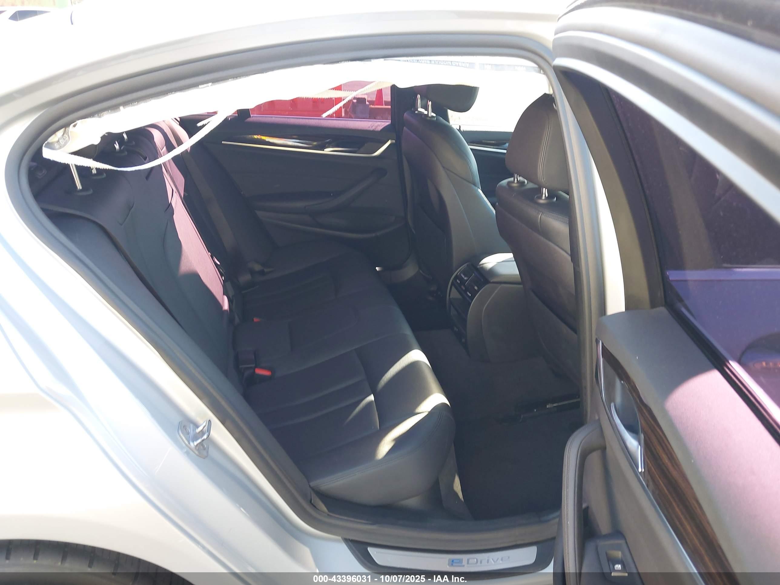 BMW 530E image 8