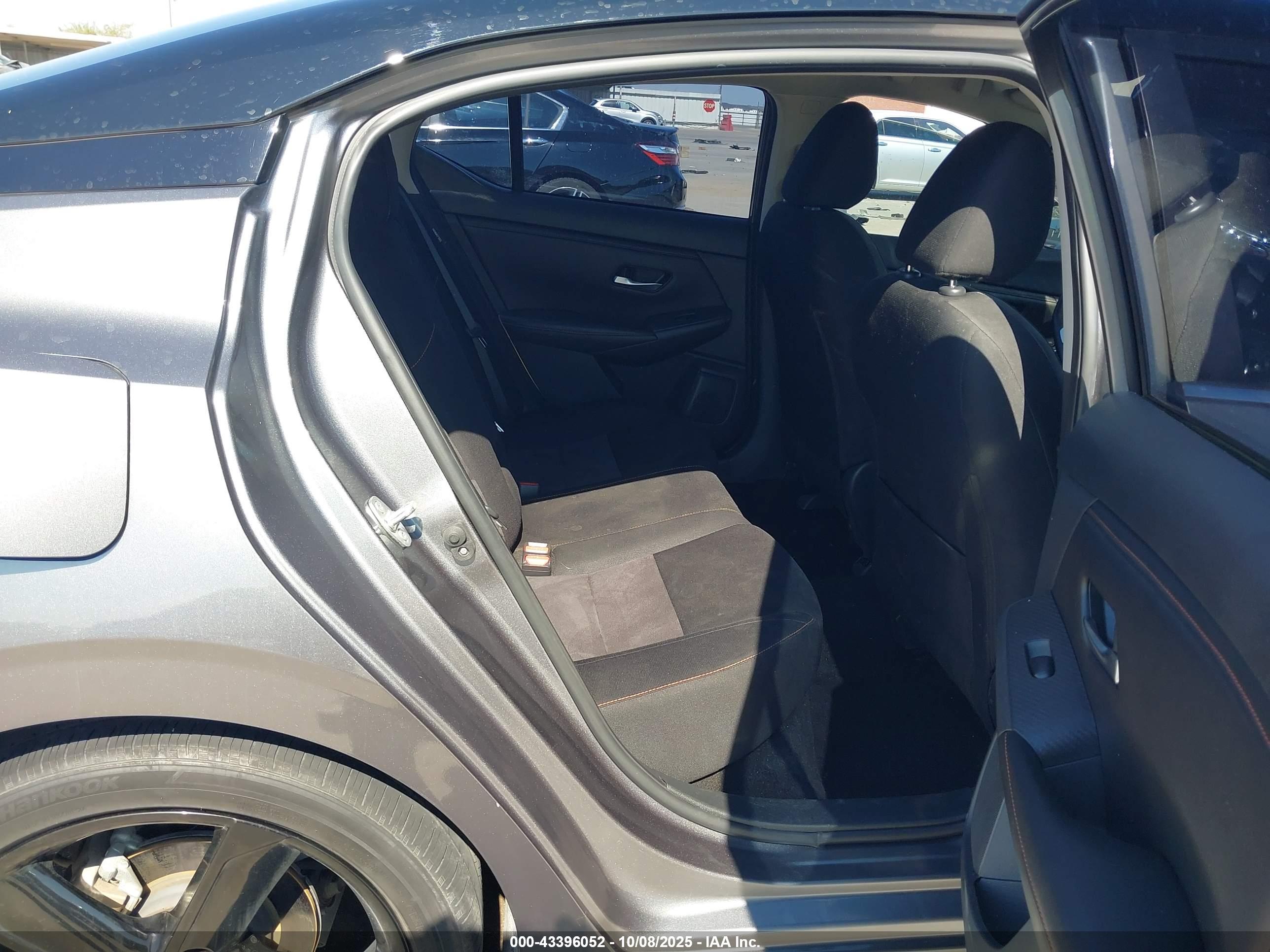 NISSAN SENTRA image 8
