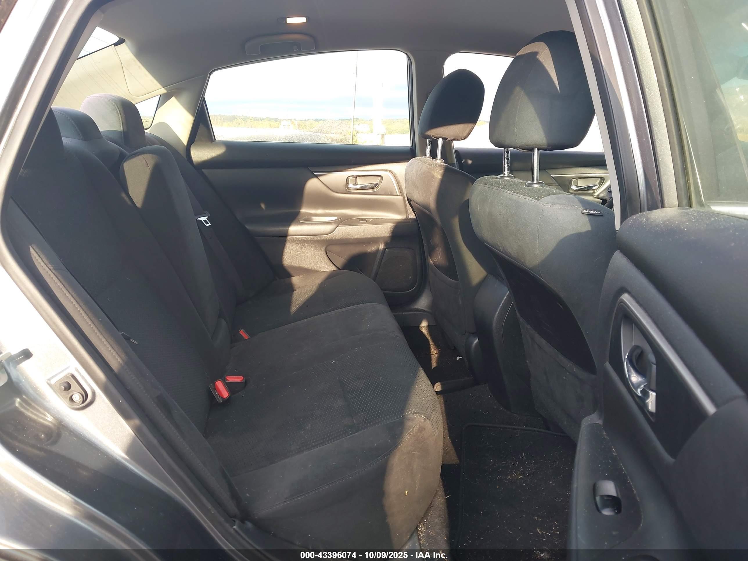 NISSAN ALTIMA image 8