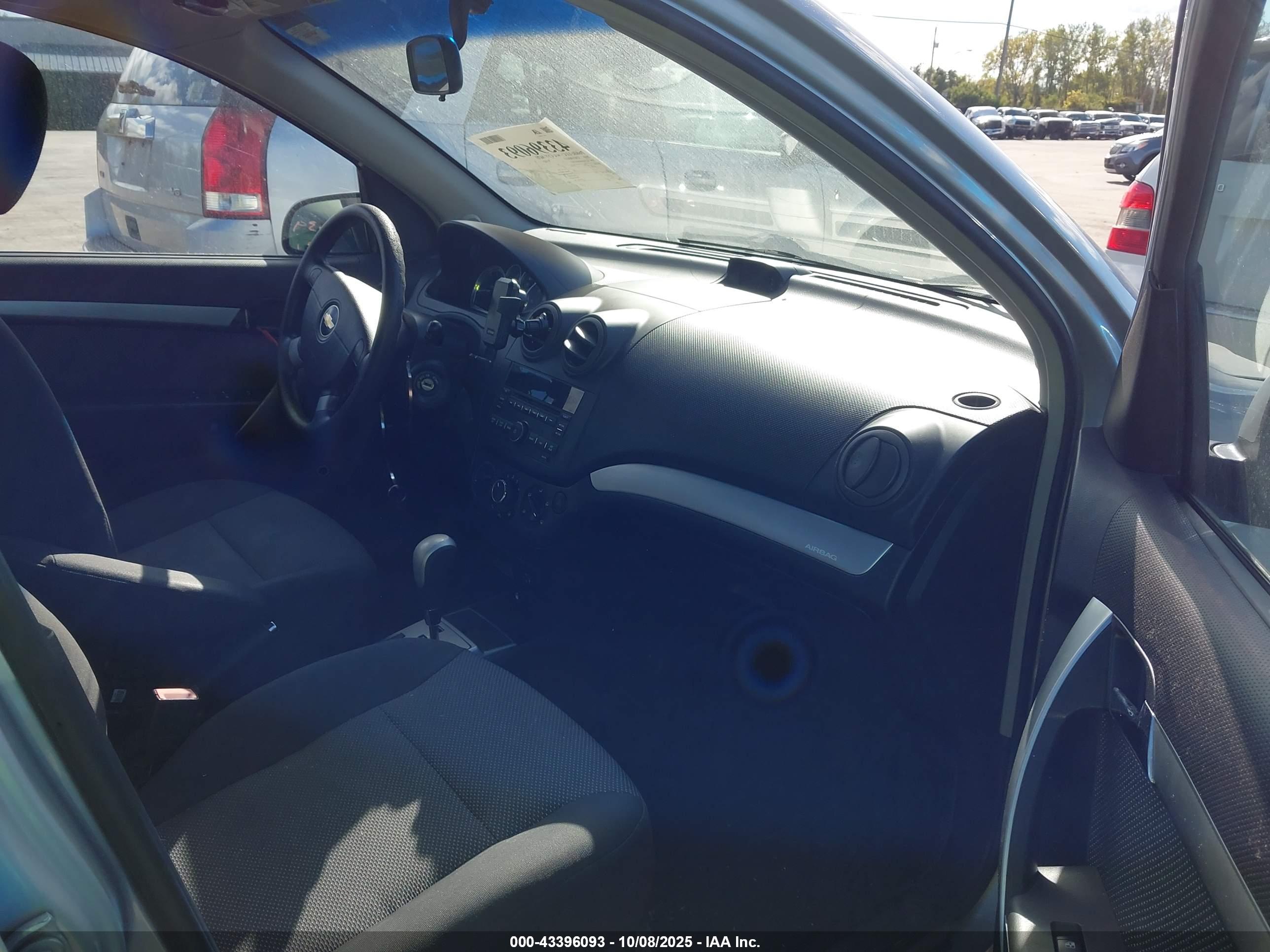 CHEVROLET AVEO image 5