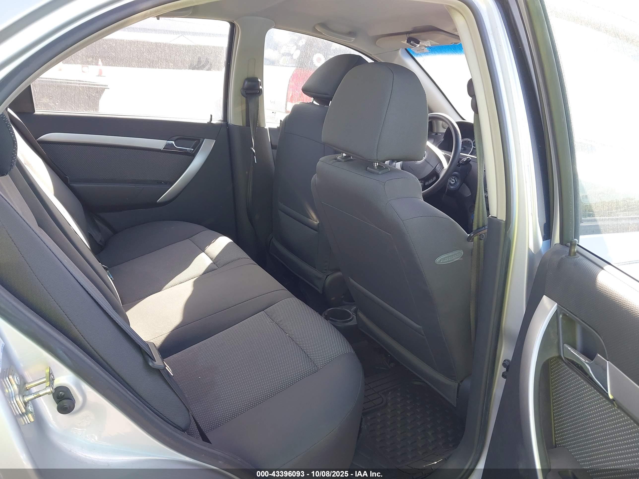 CHEVROLET AVEO image 8