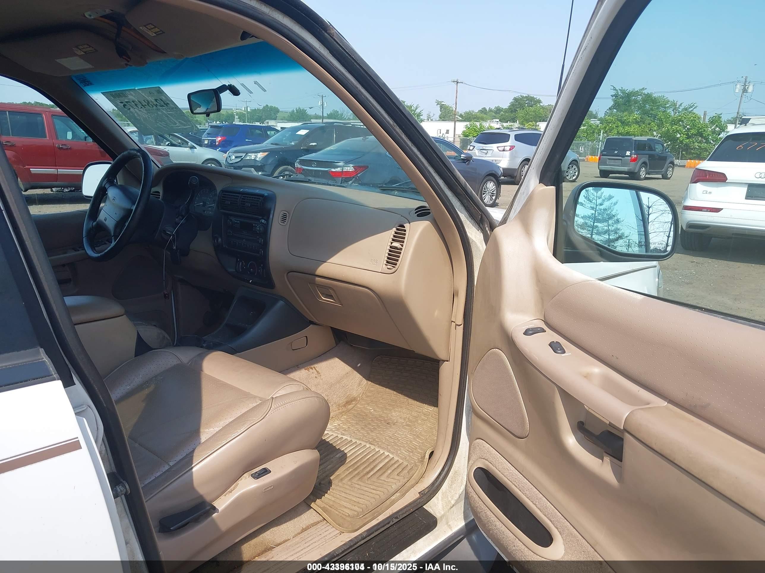 FORD EXPLORER image 5