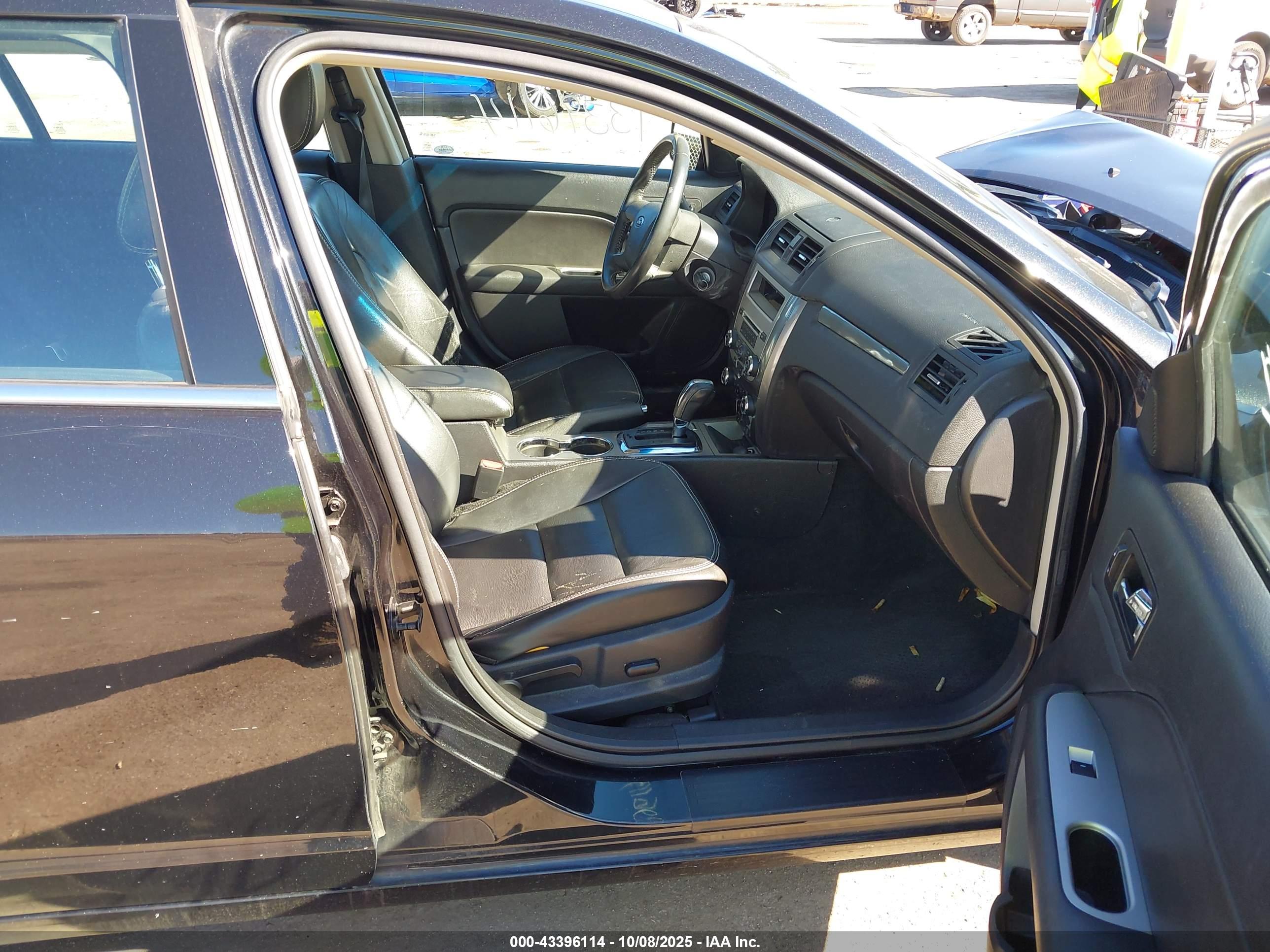 FORD FUSION image 5