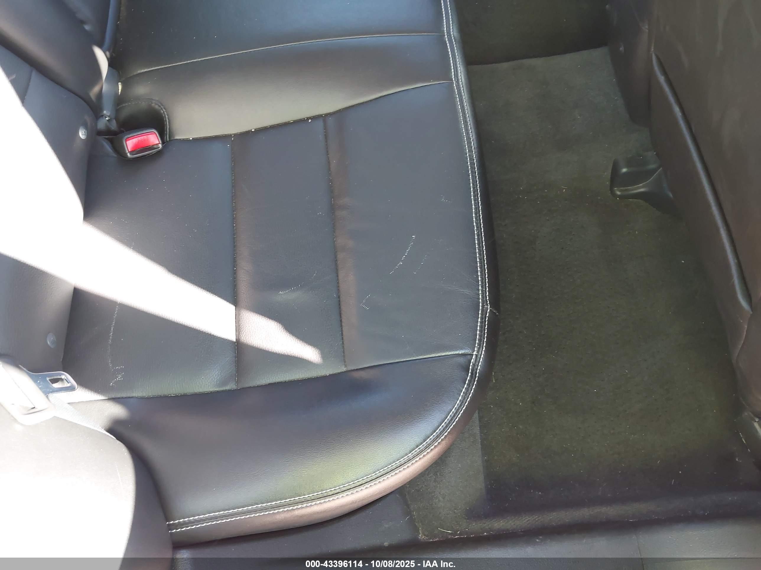FORD FUSION image 8