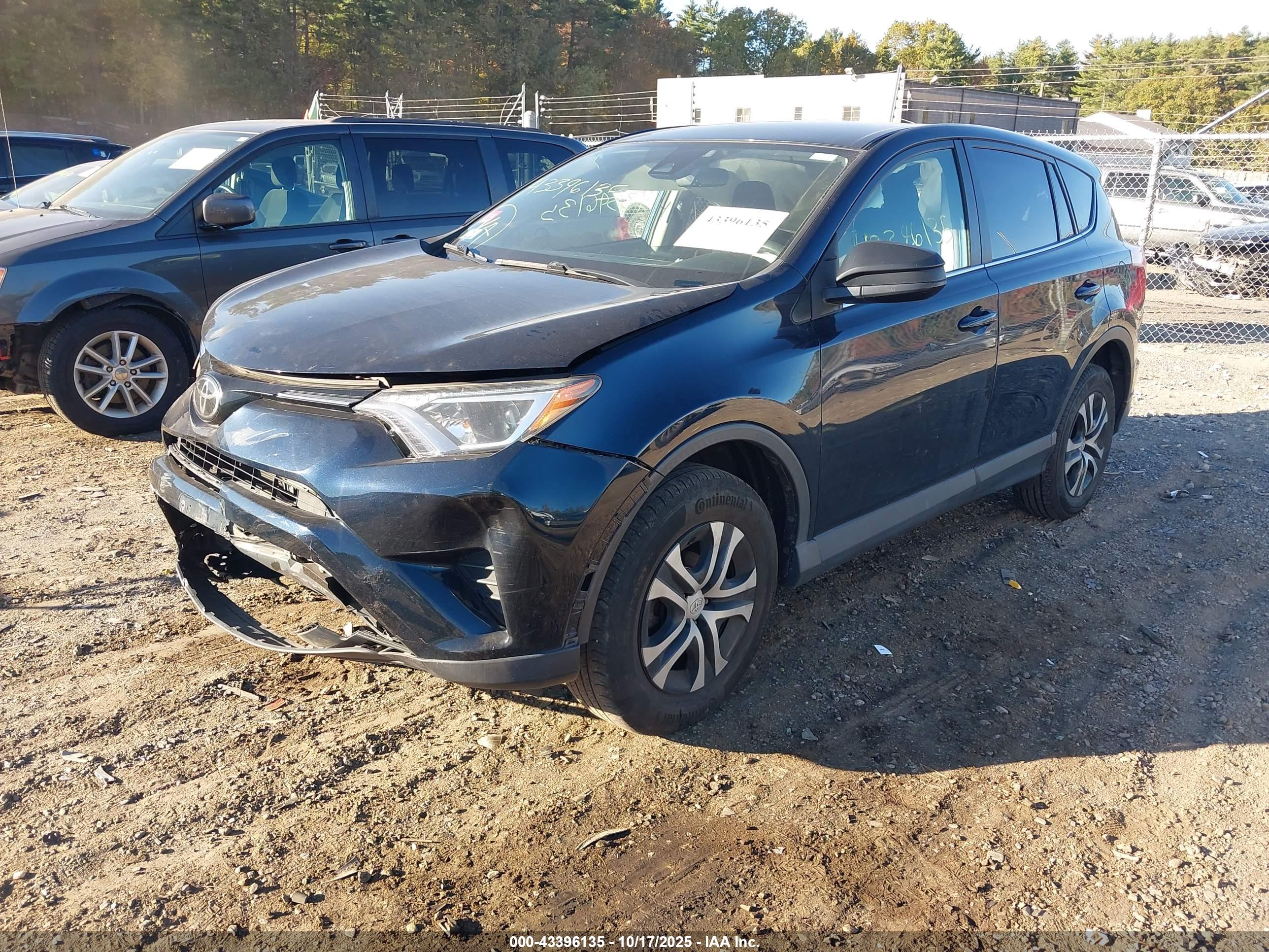 TOYOTA RAV4 image 2