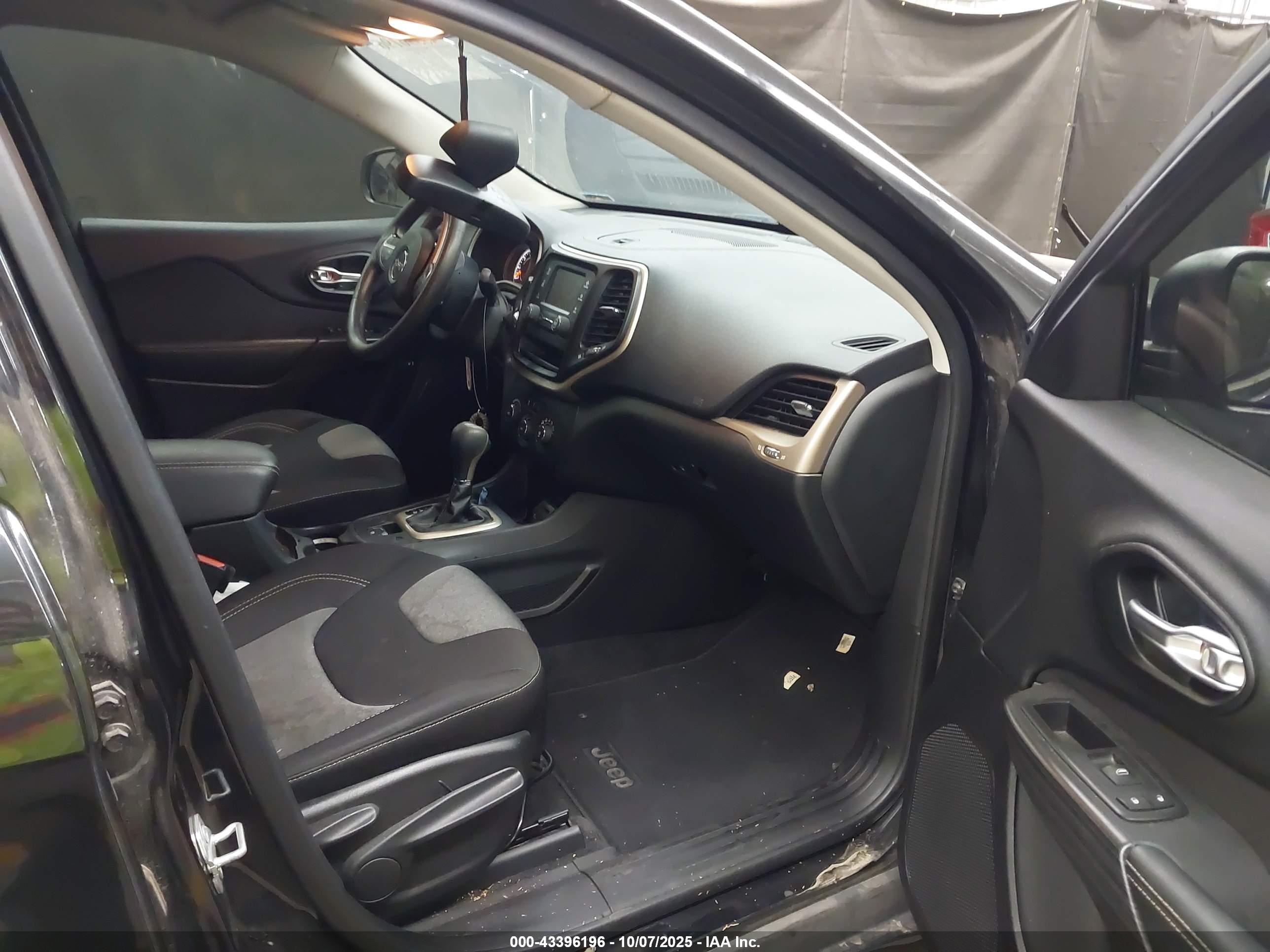 JEEP CHEROKEE image 5