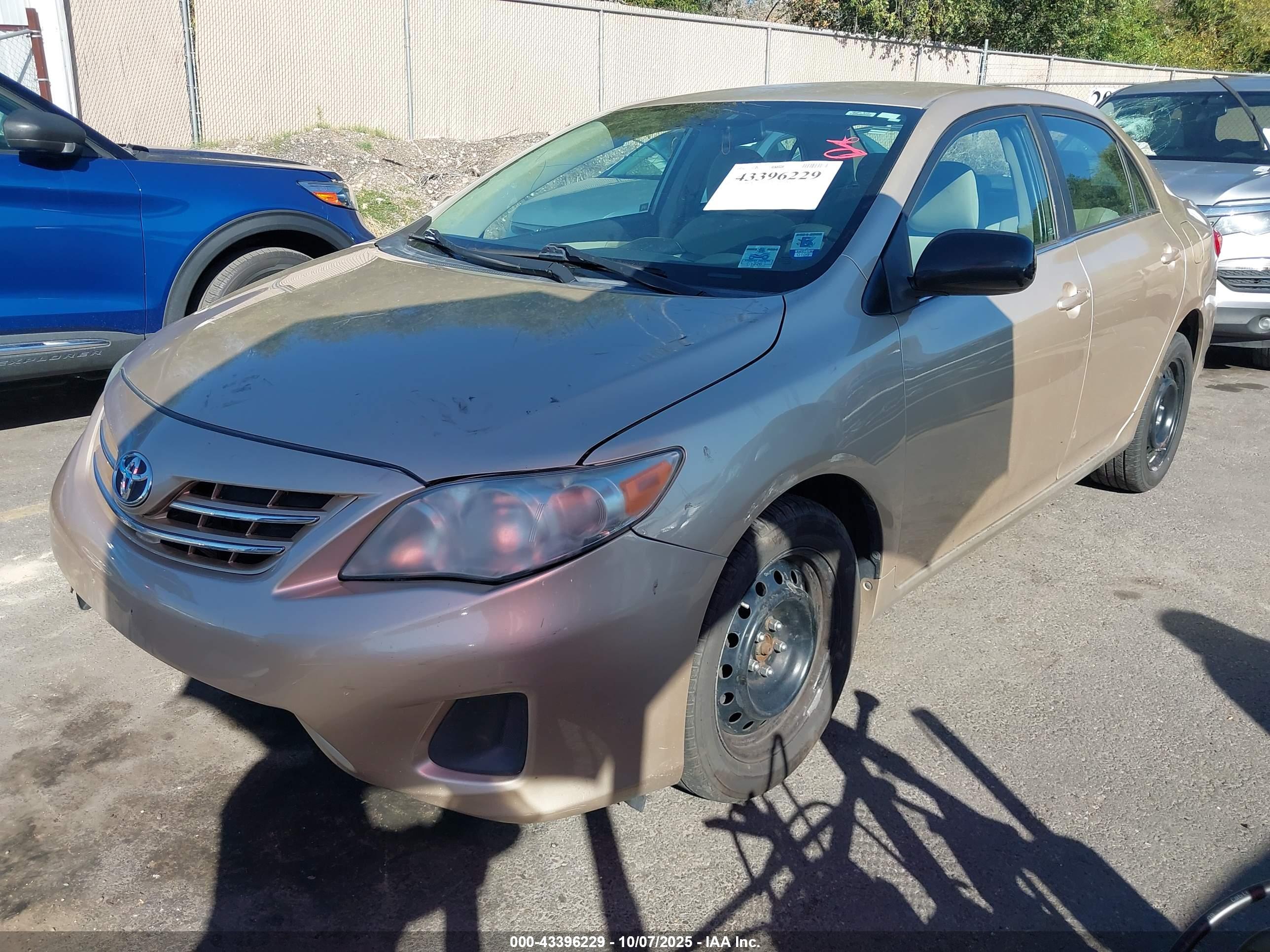 TOYOTA COROLLA image 2