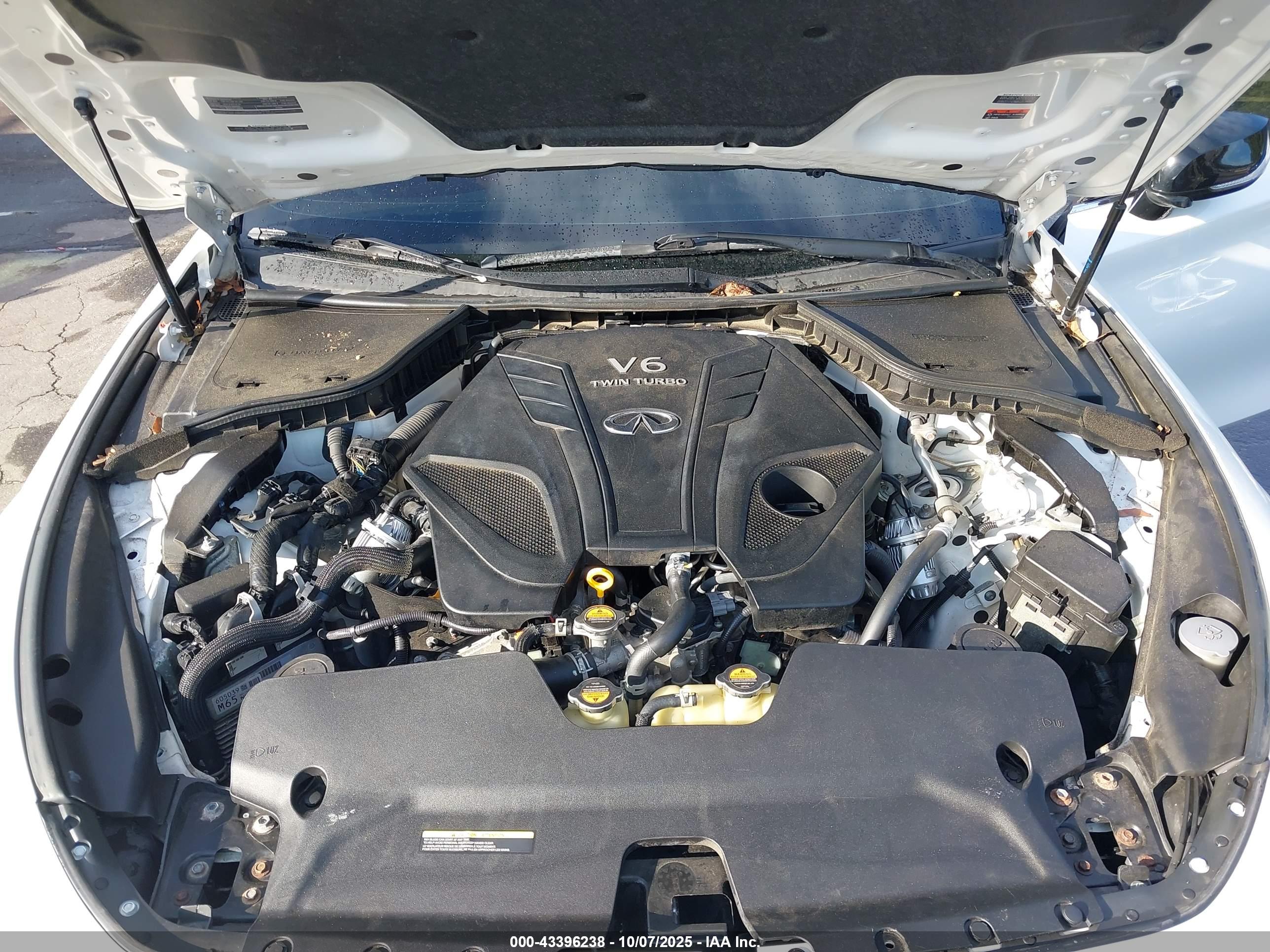 INFINITI Q60 image 10