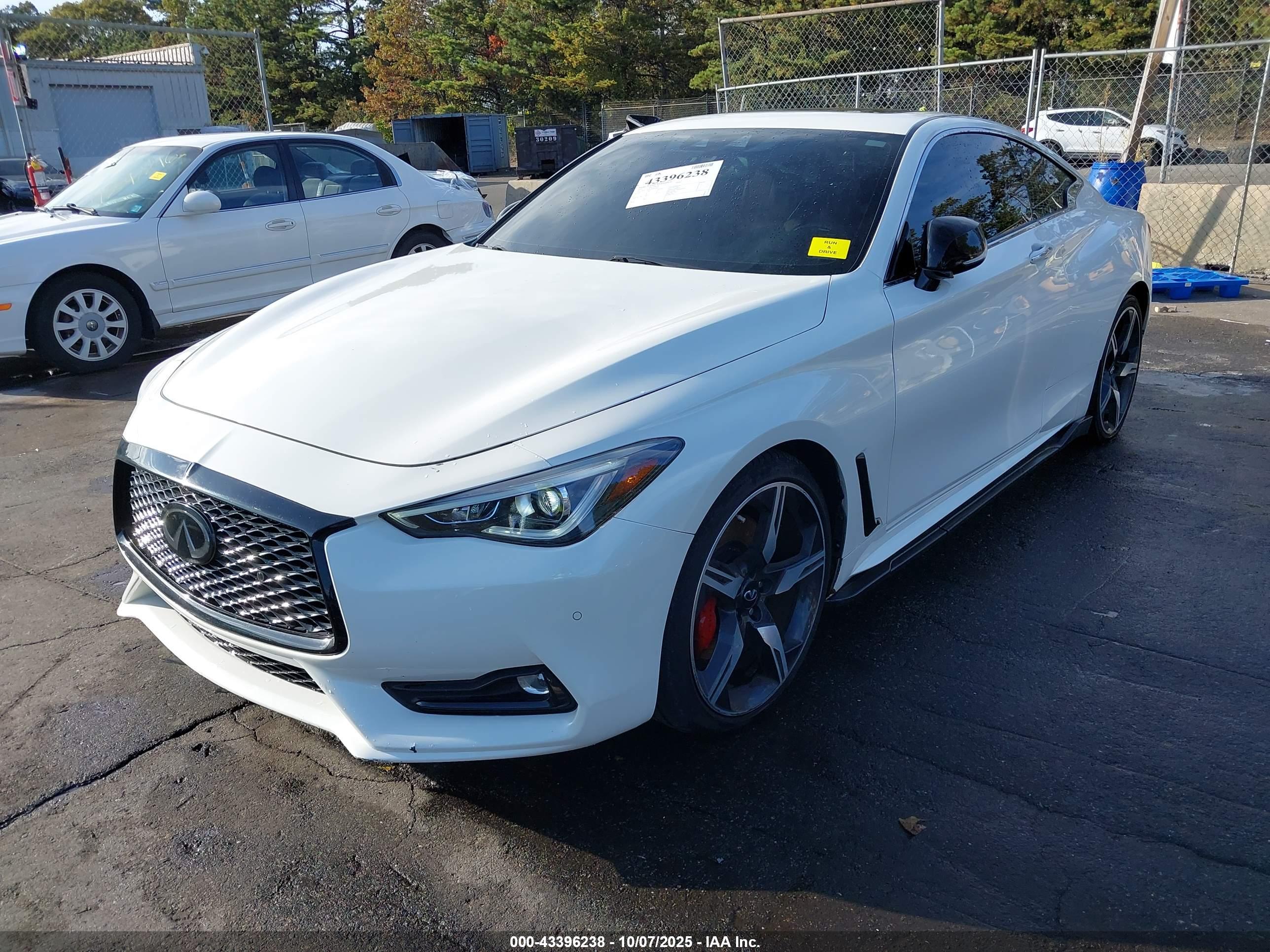 INFINITI Q60 image 2