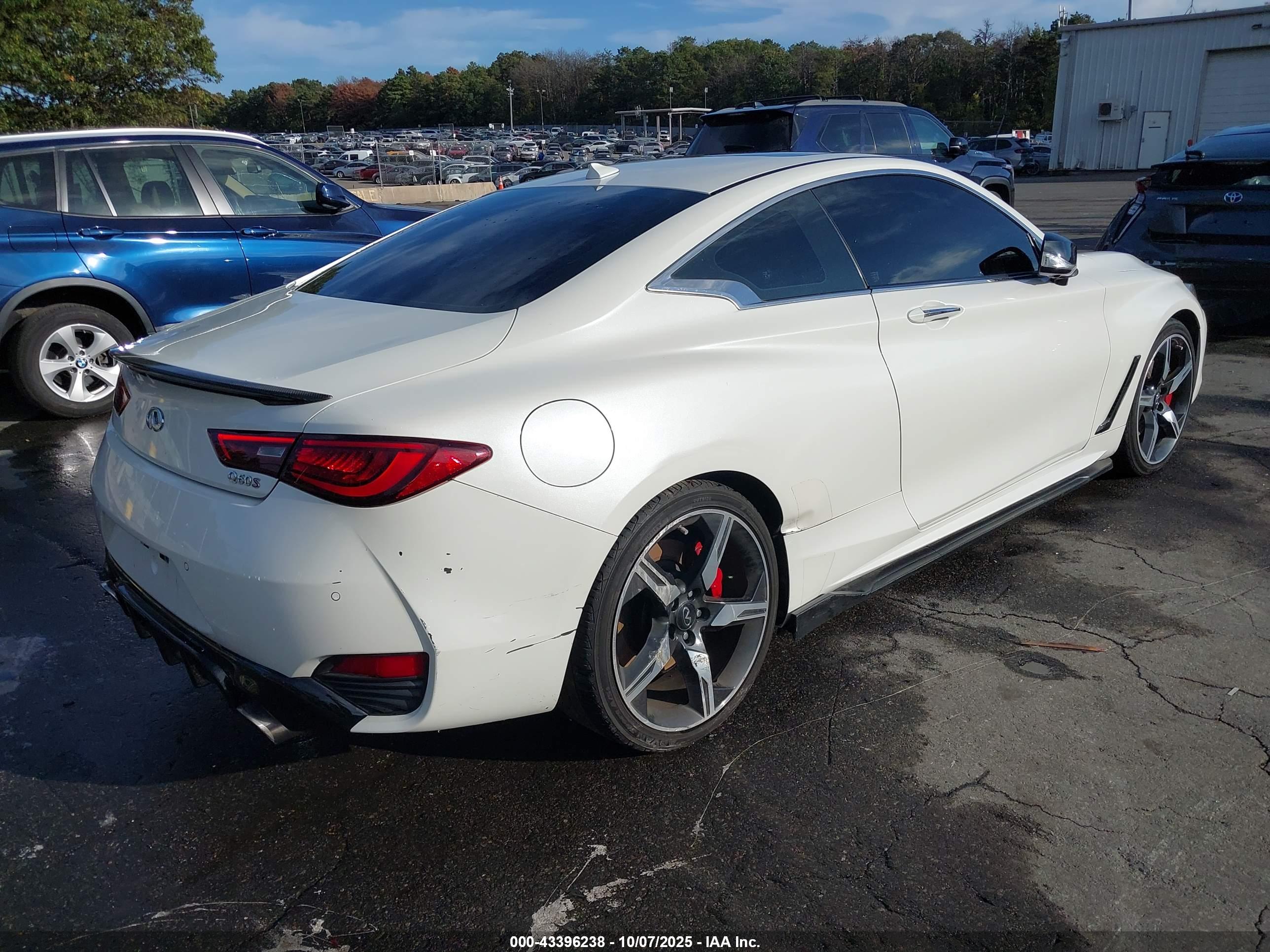 INFINITI Q60 image 4