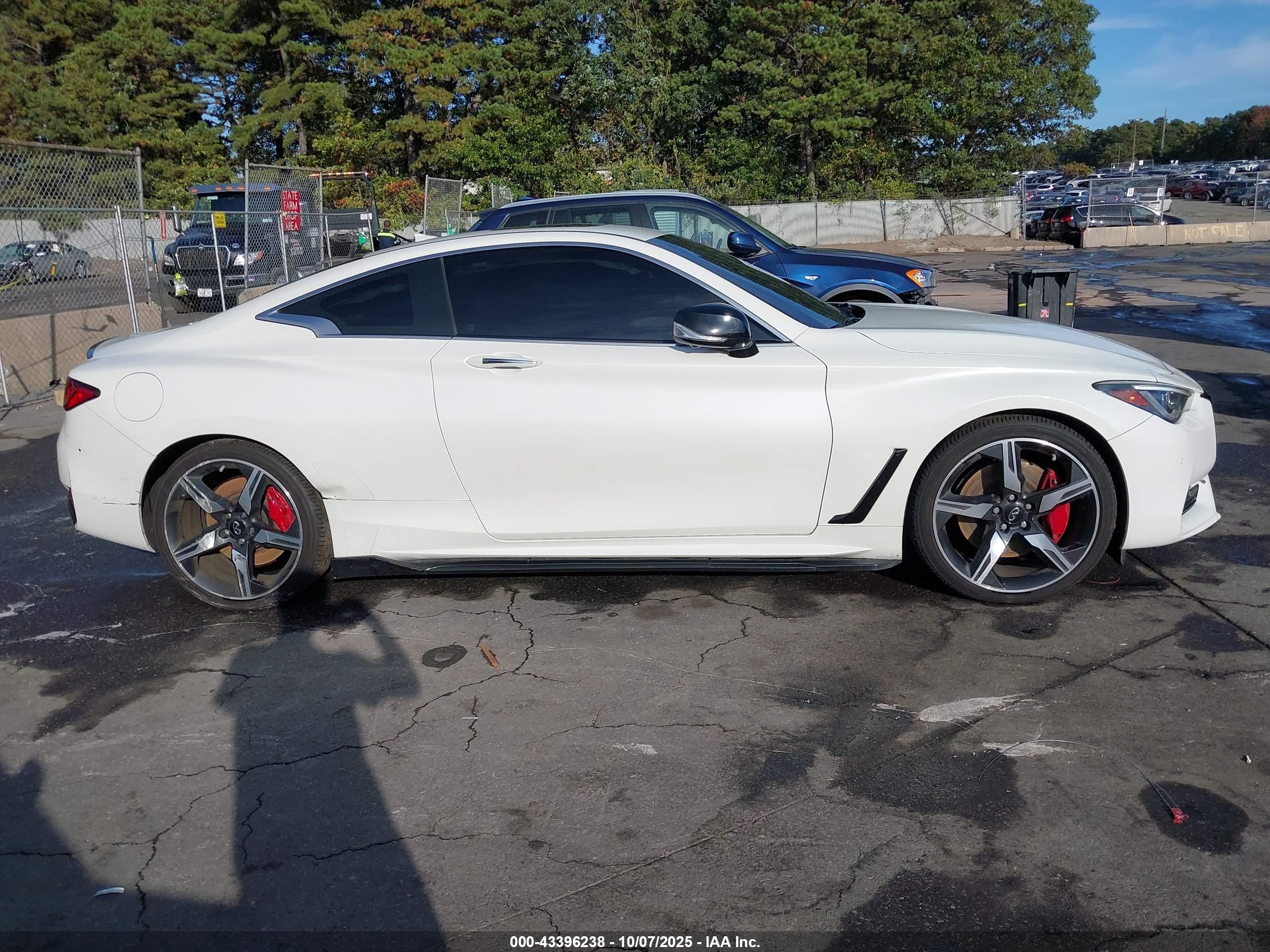 INFINITI Q60 image 6
