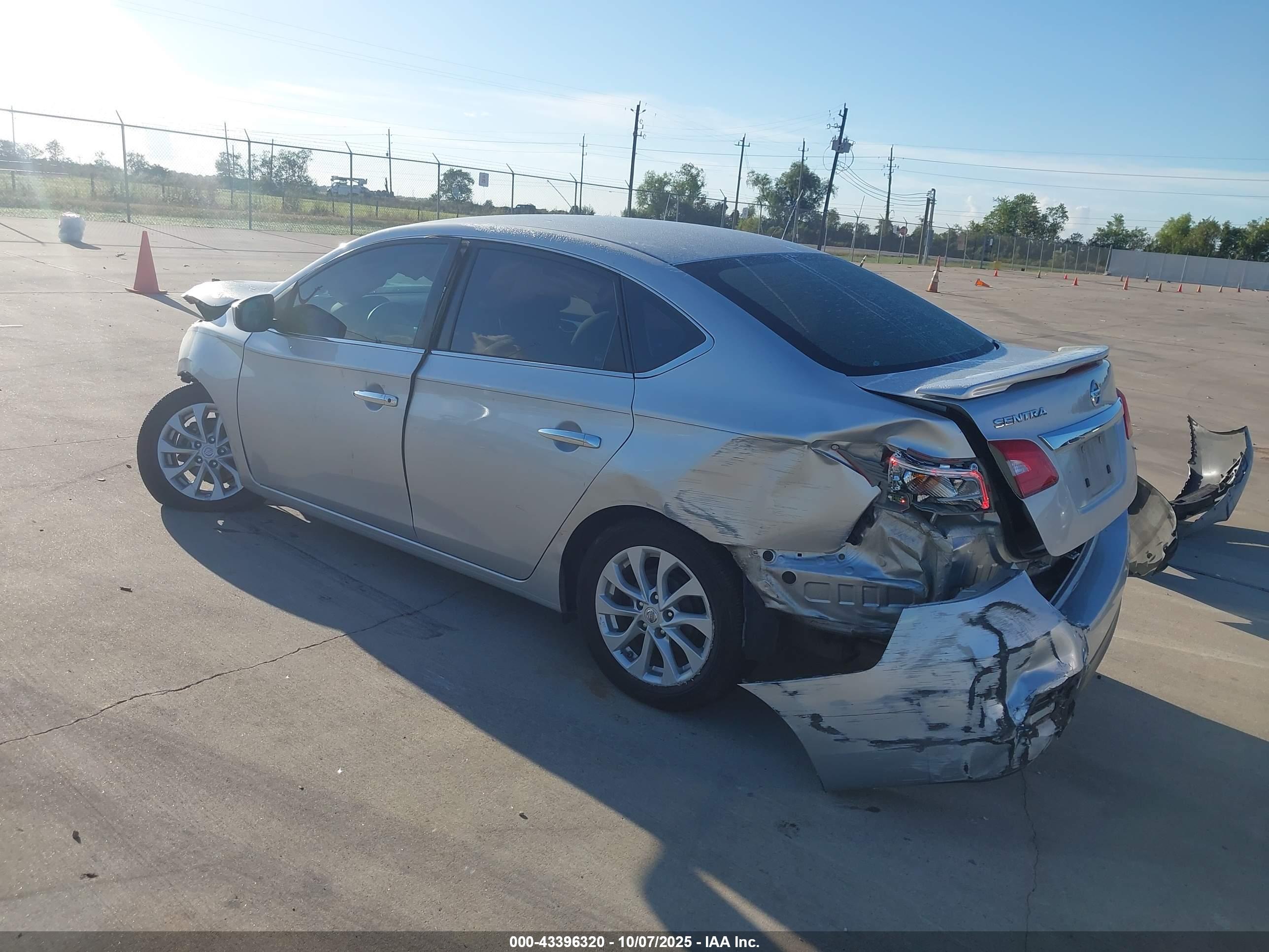 NISSAN SENTRA image 3