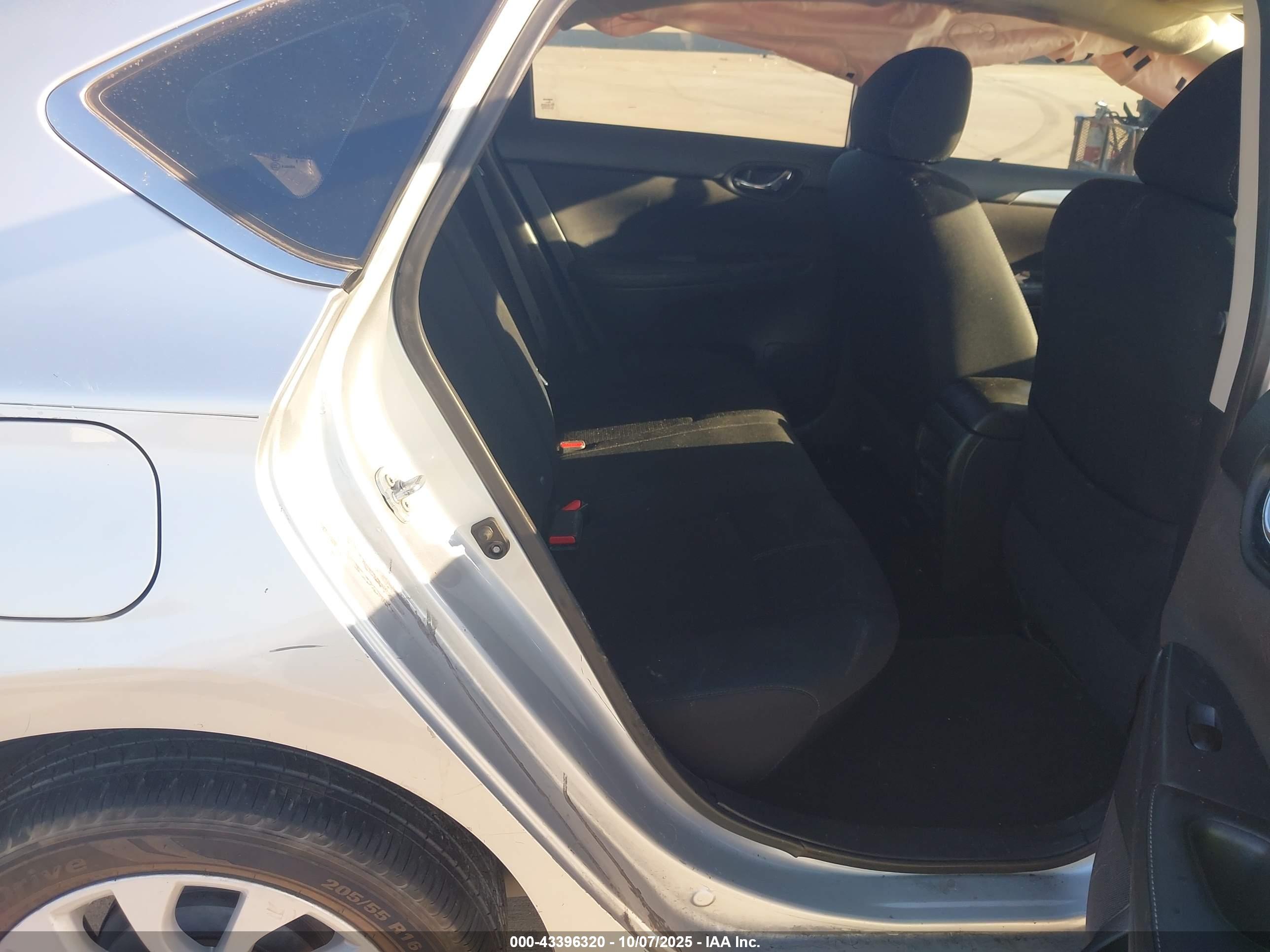NISSAN SENTRA image 8