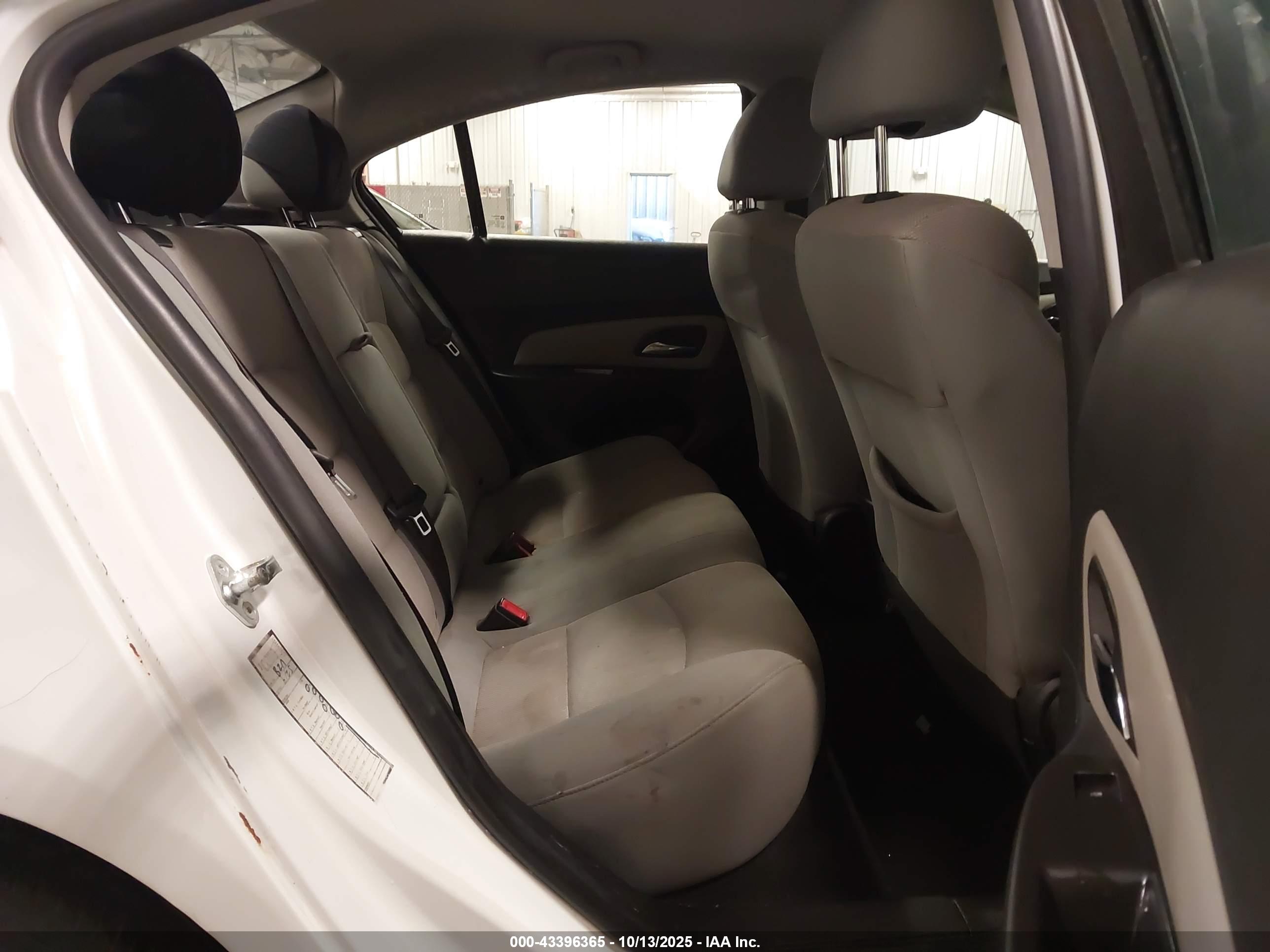 CHEVROLET CRUZE image 8