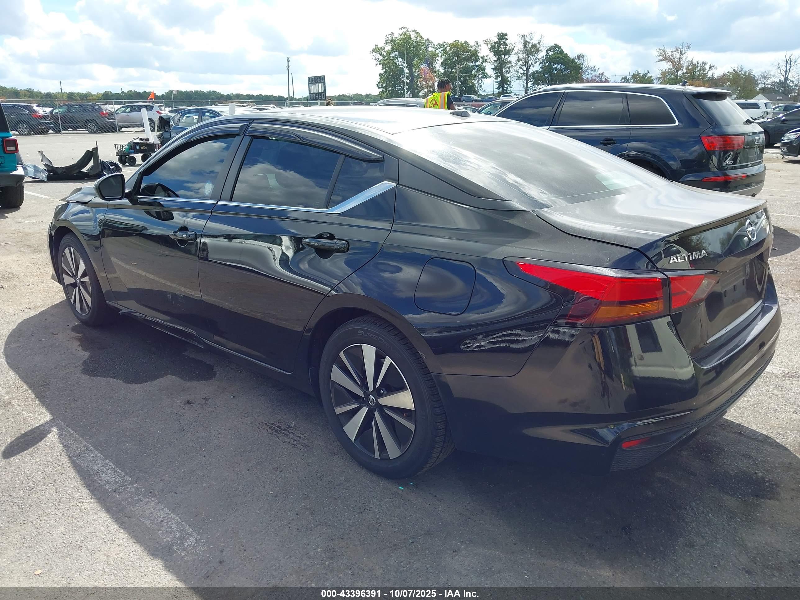 NISSAN ALTIMA image 3