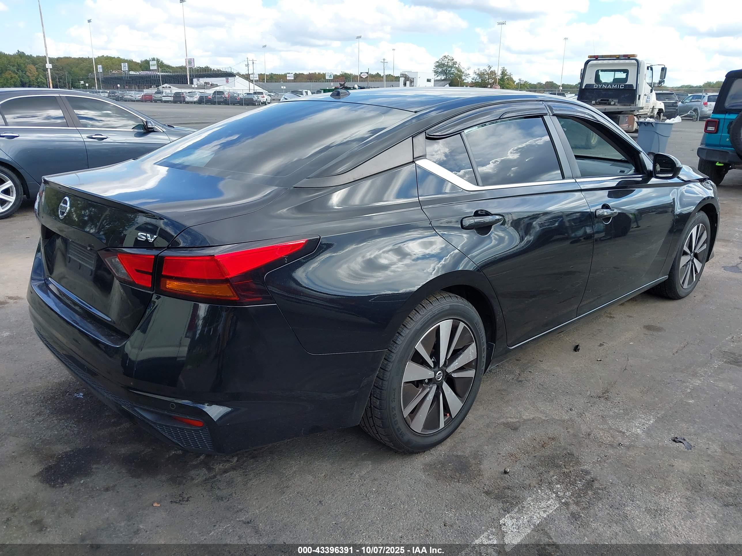 NISSAN ALTIMA image 4