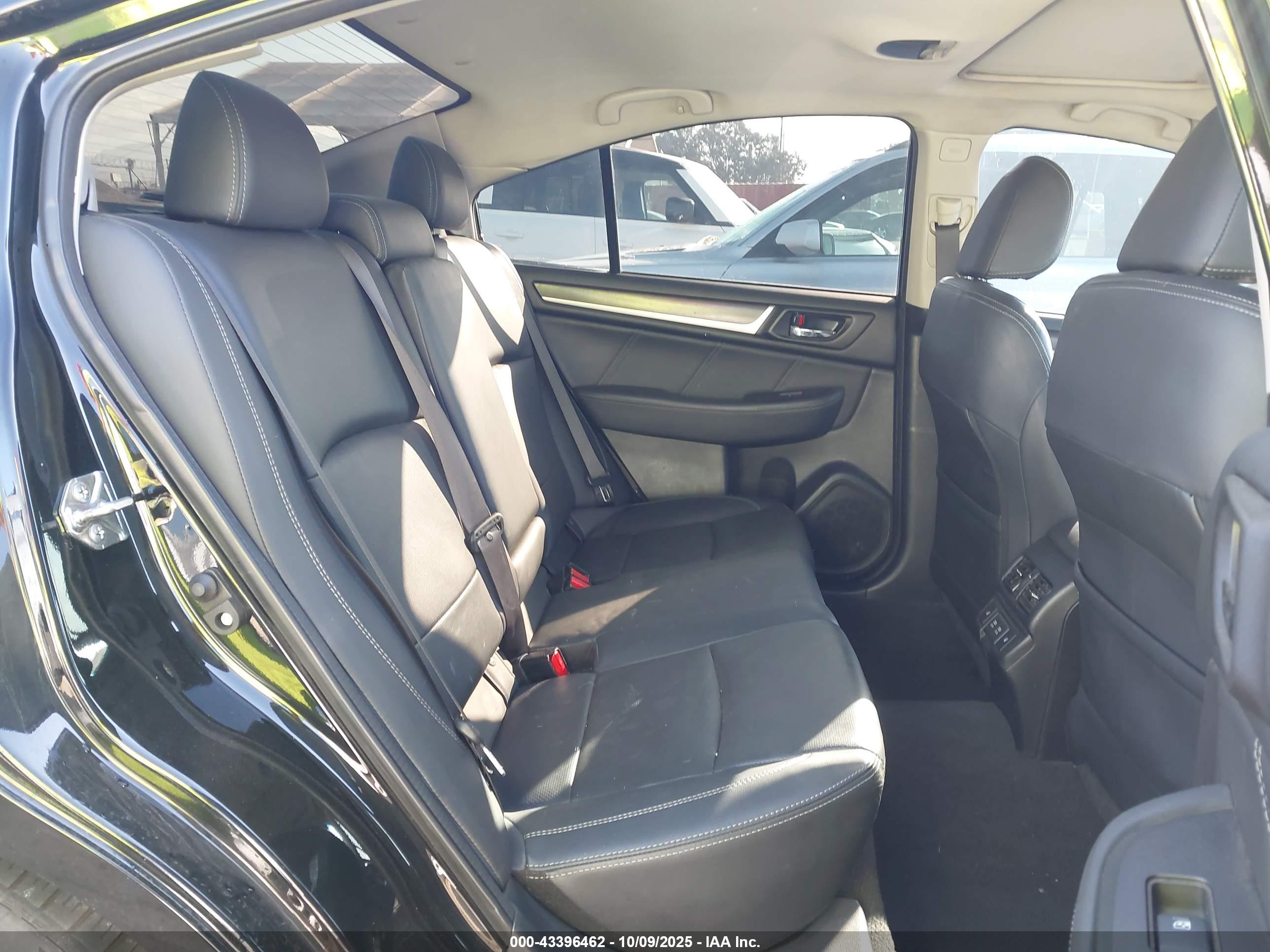 SUBARU LEGACY image 8