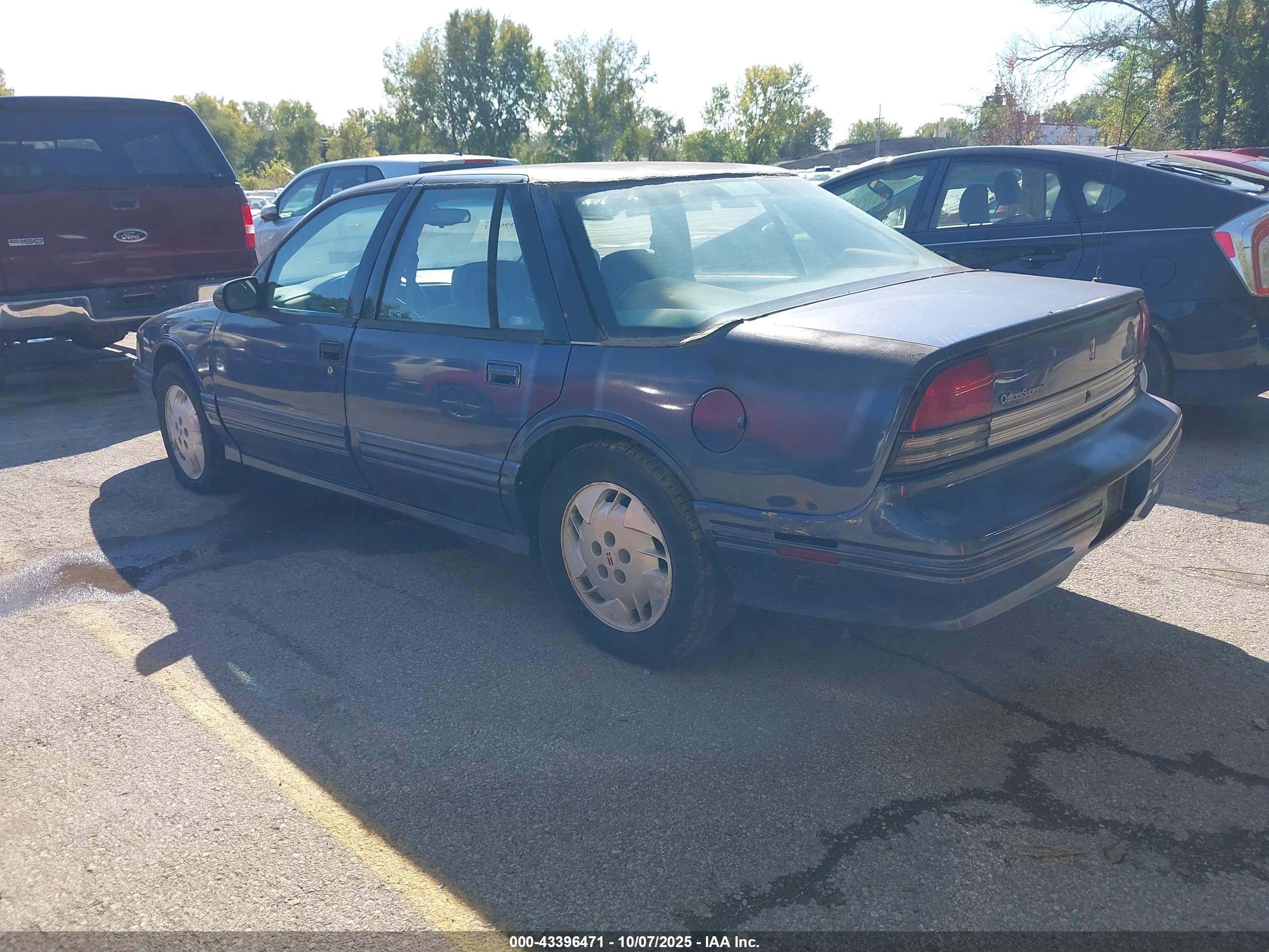 OLDSMOBILE CUTLASS image 3