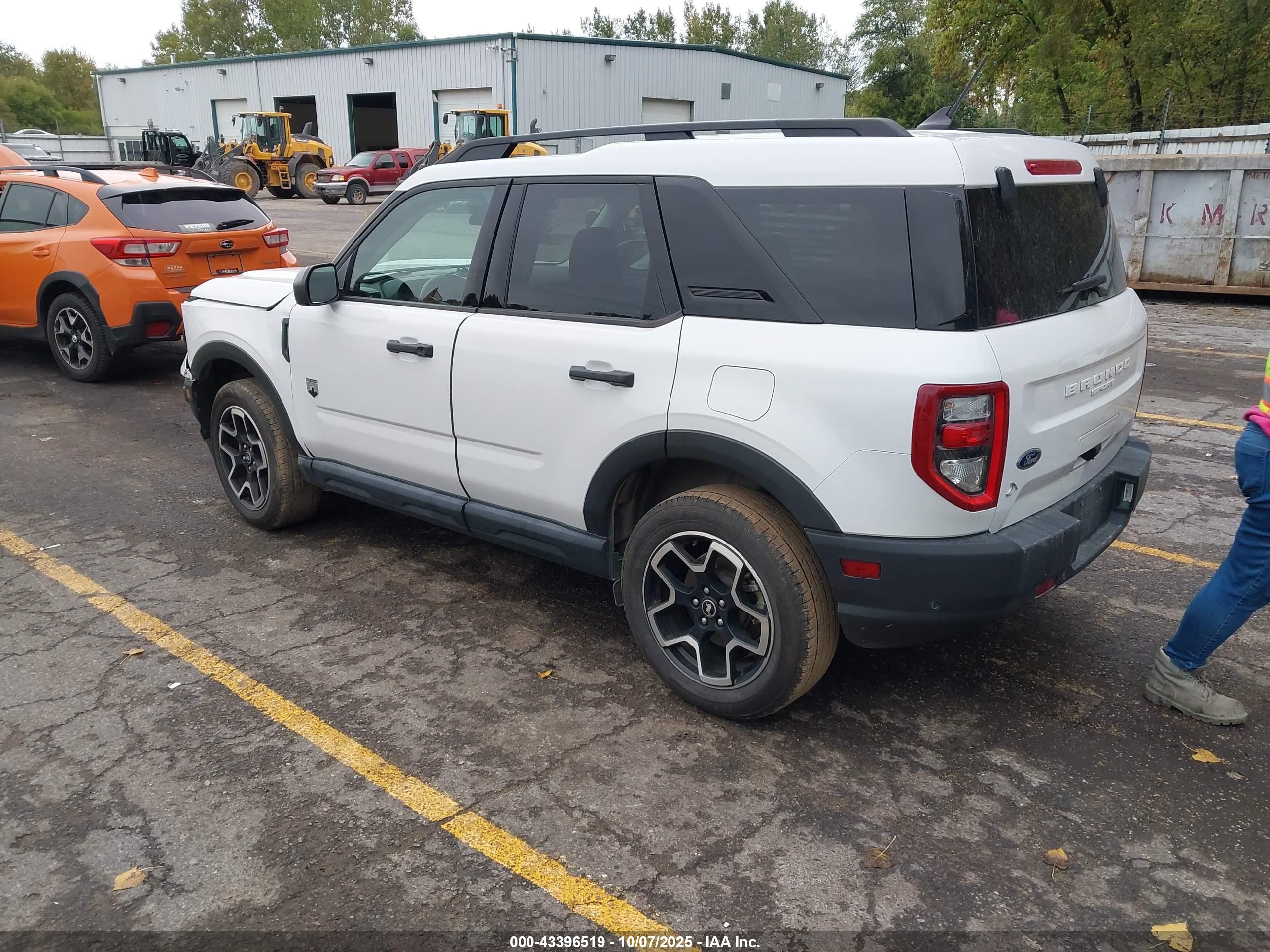 FORD BRONCO image 3