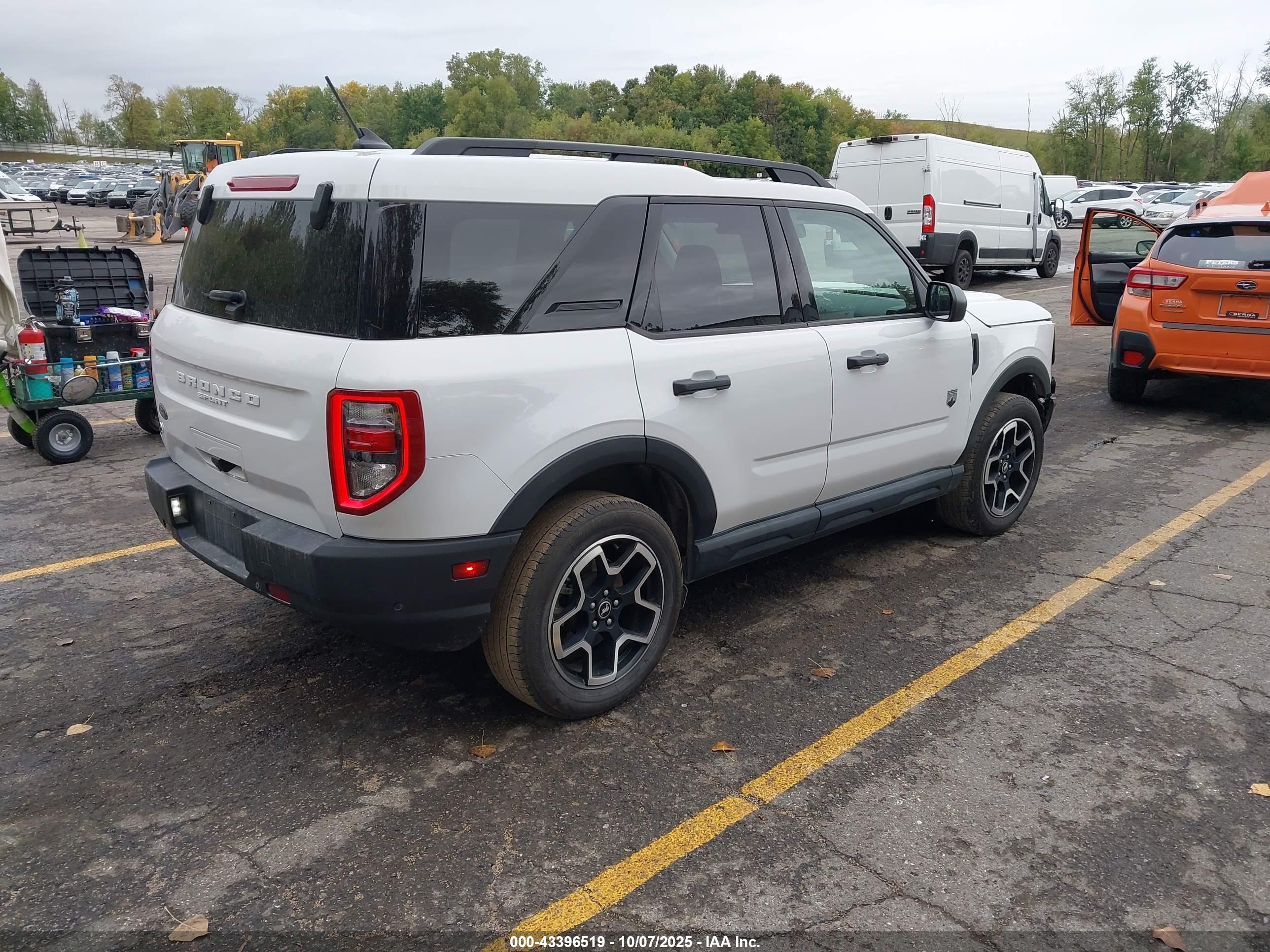 FORD BRONCO image 4