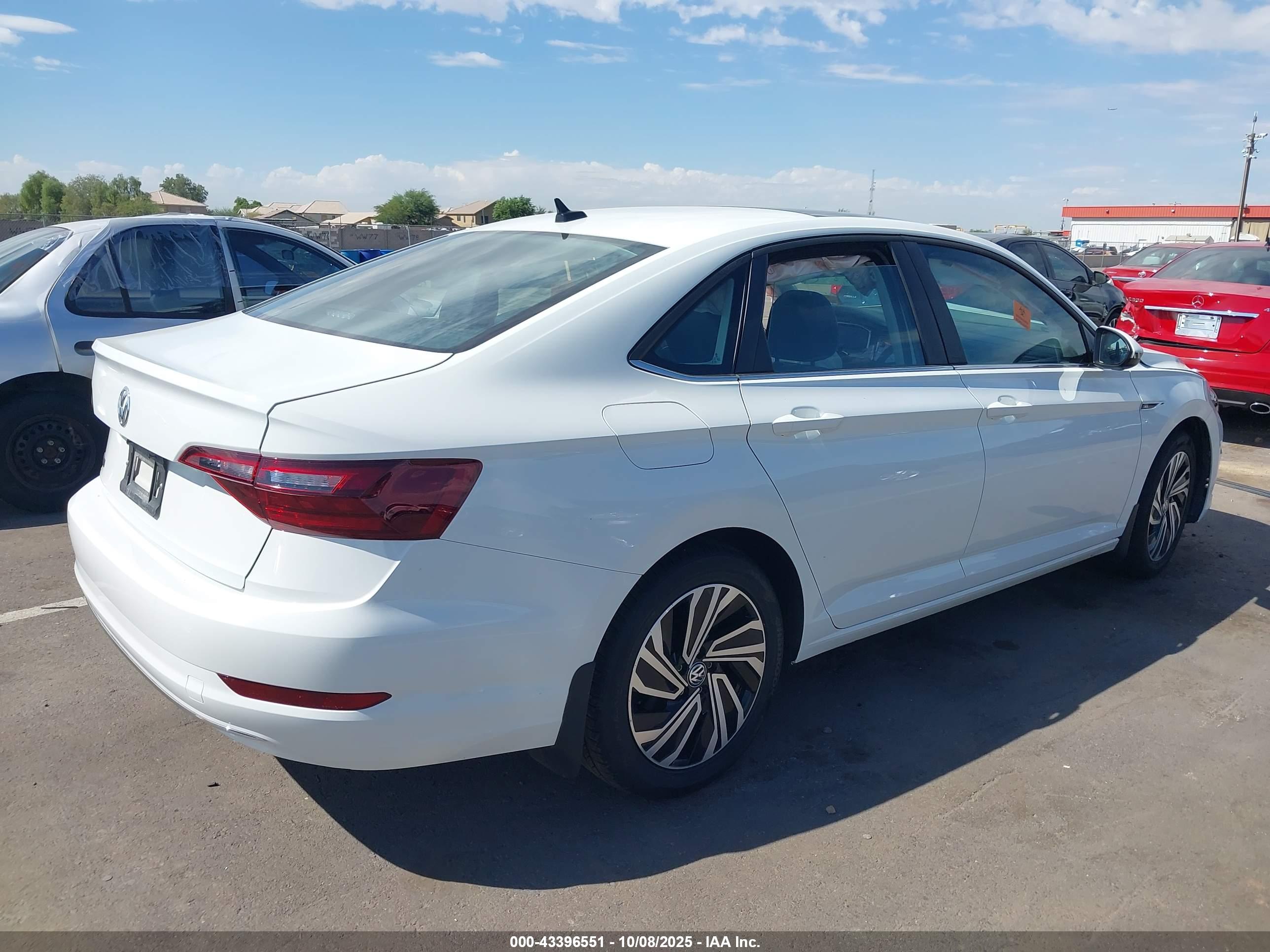 VOLKSWAGEN JETTA image 4