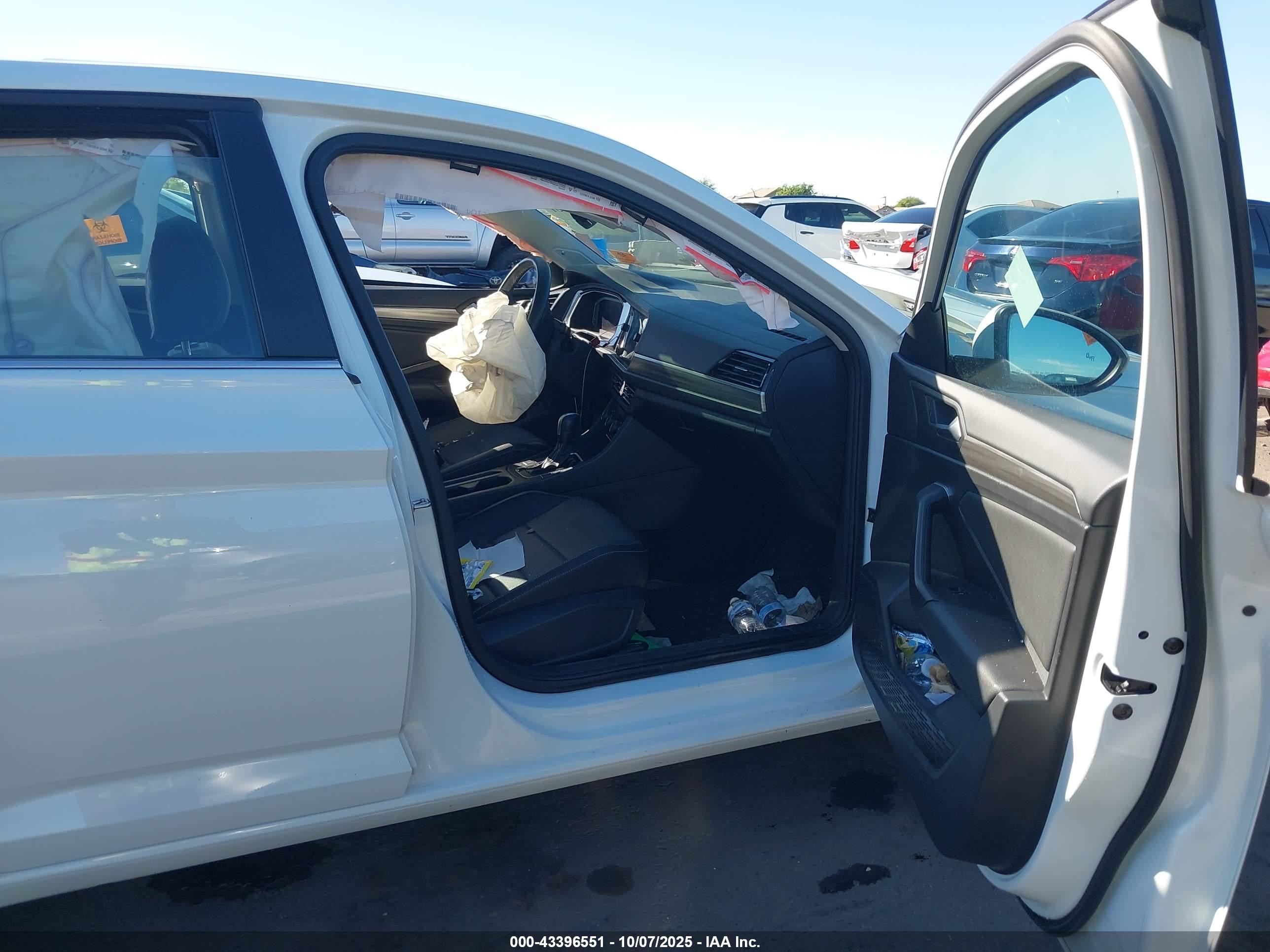 VOLKSWAGEN JETTA image 5
