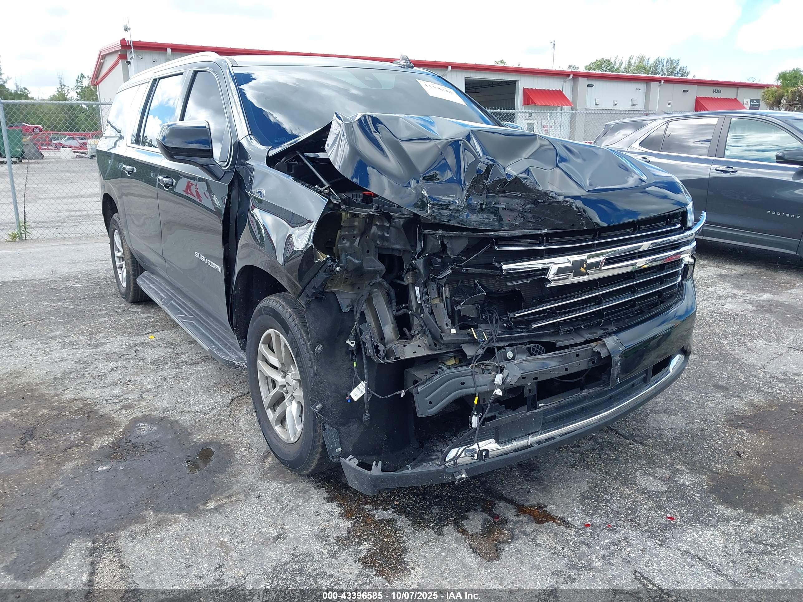 CHEVROLET SUBURBAN image 6