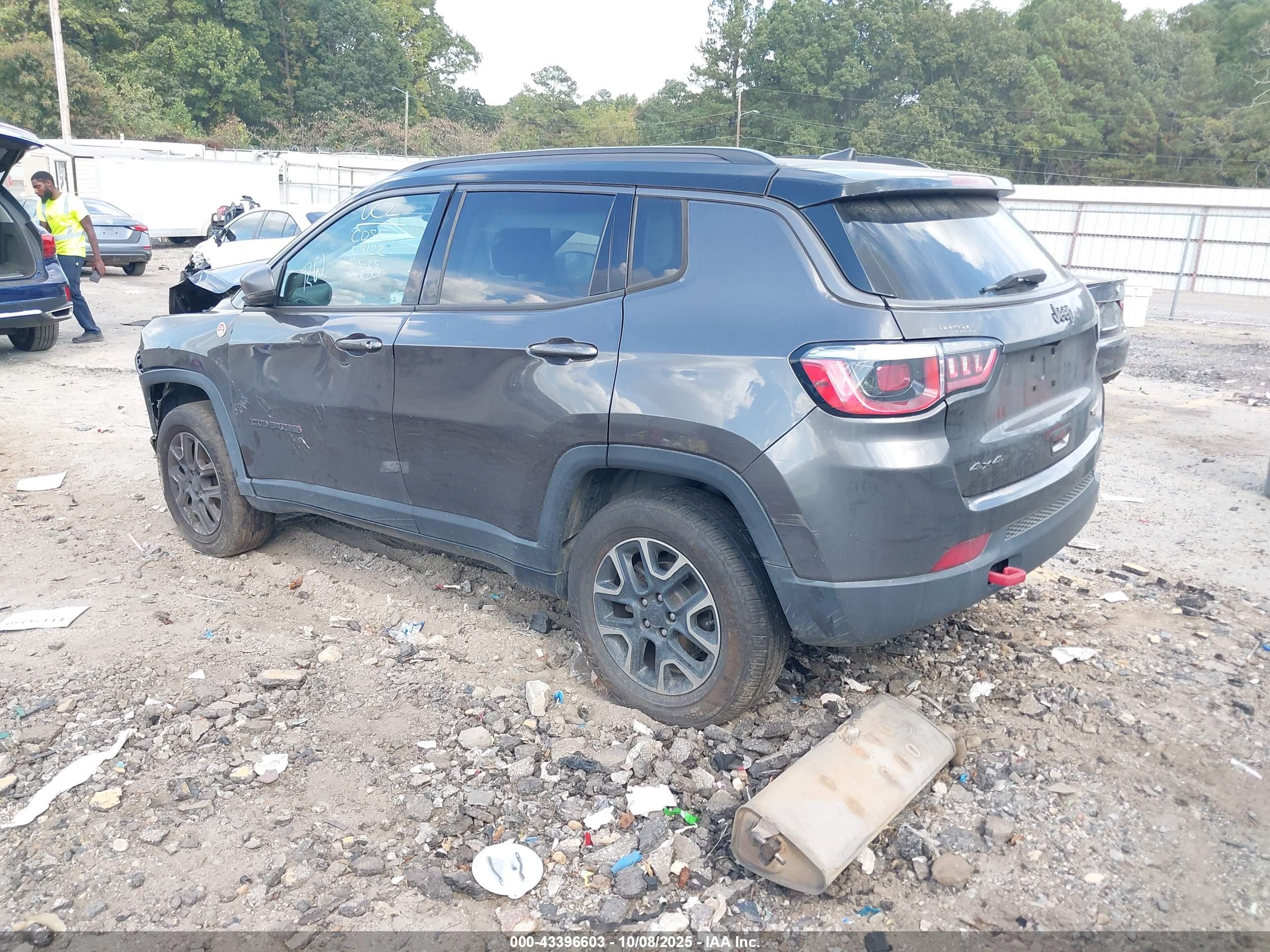 JEEP COMPASS image 3