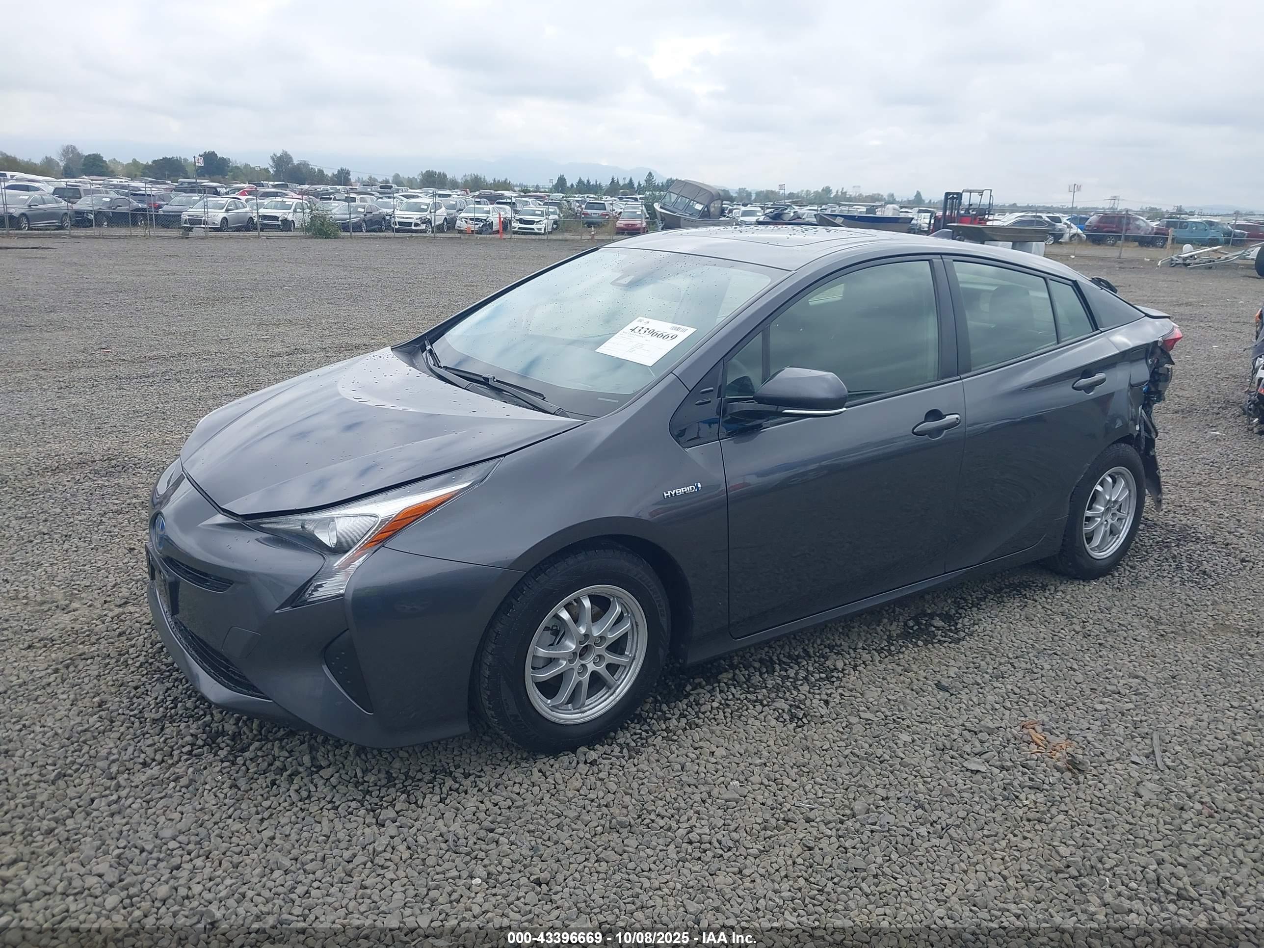 TOYOTA PRIUS image 2