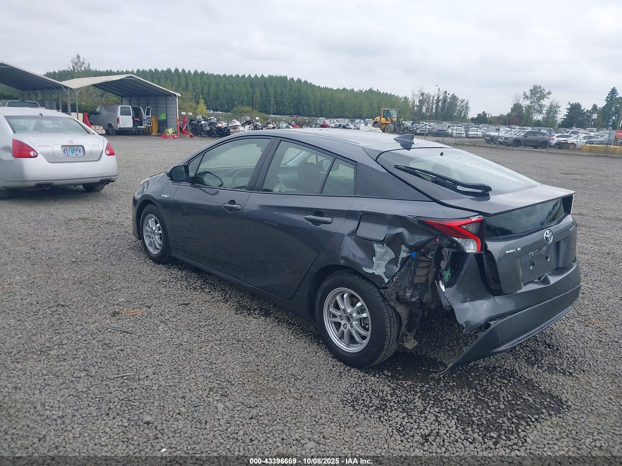TOYOTA PRIUS image 3