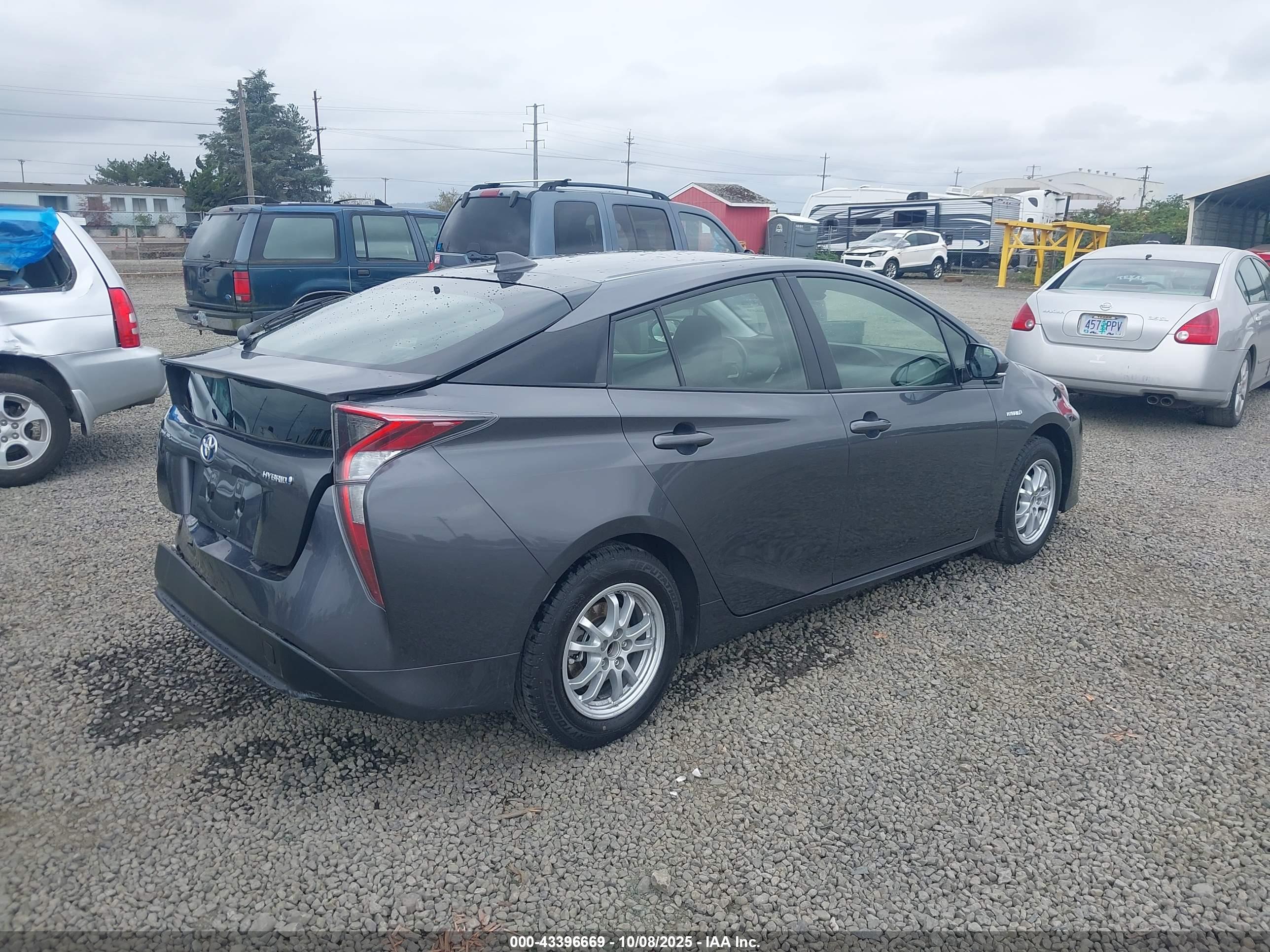 TOYOTA PRIUS image 4