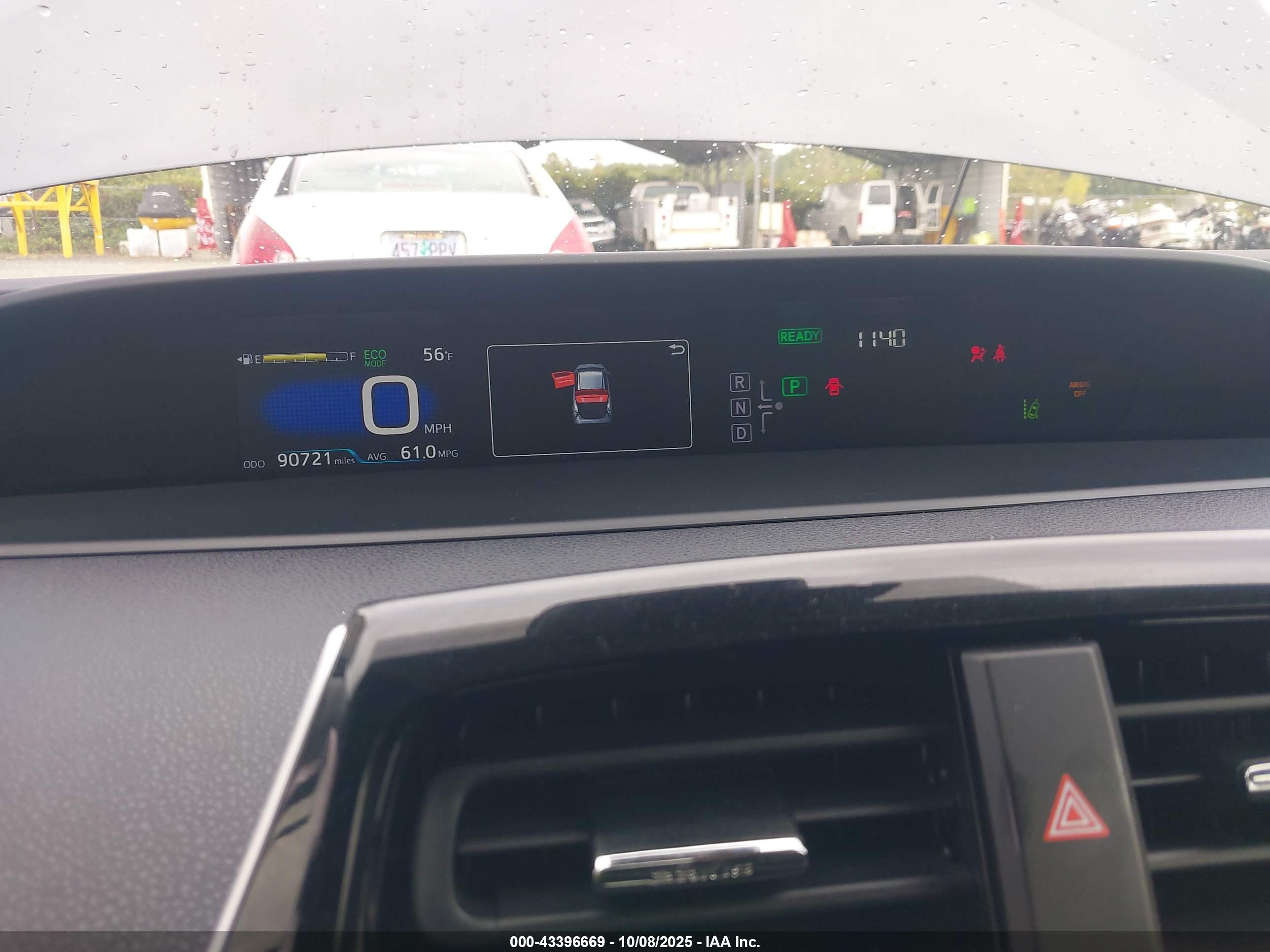 TOYOTA PRIUS image 7