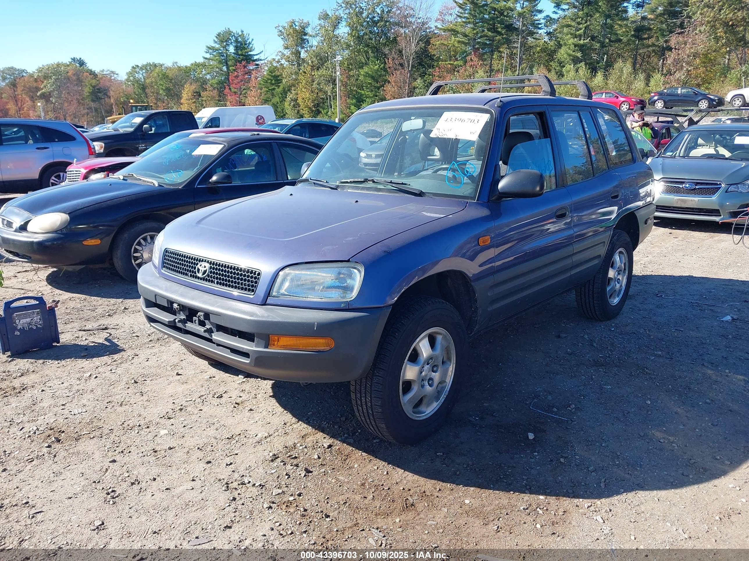 TOYOTA RAV4 image 2