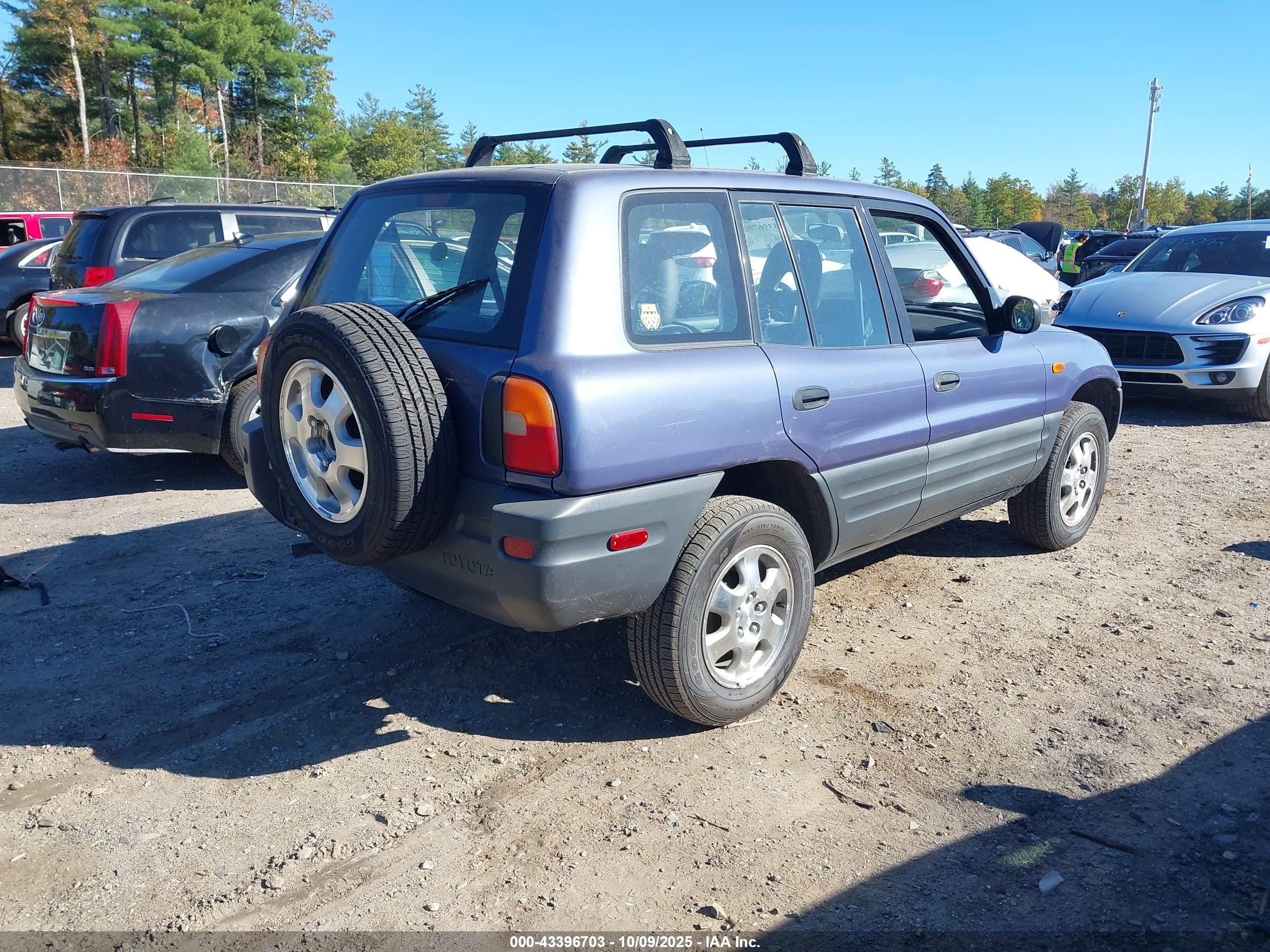 TOYOTA RAV4 image 4