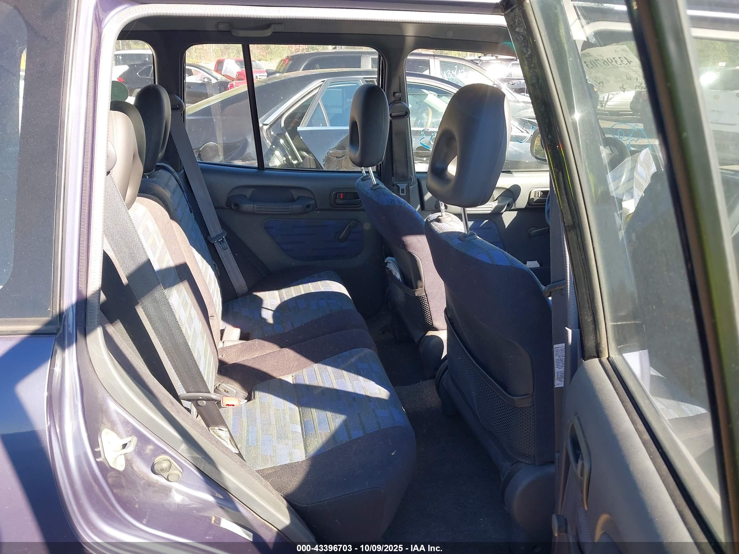 TOYOTA RAV4 image 8