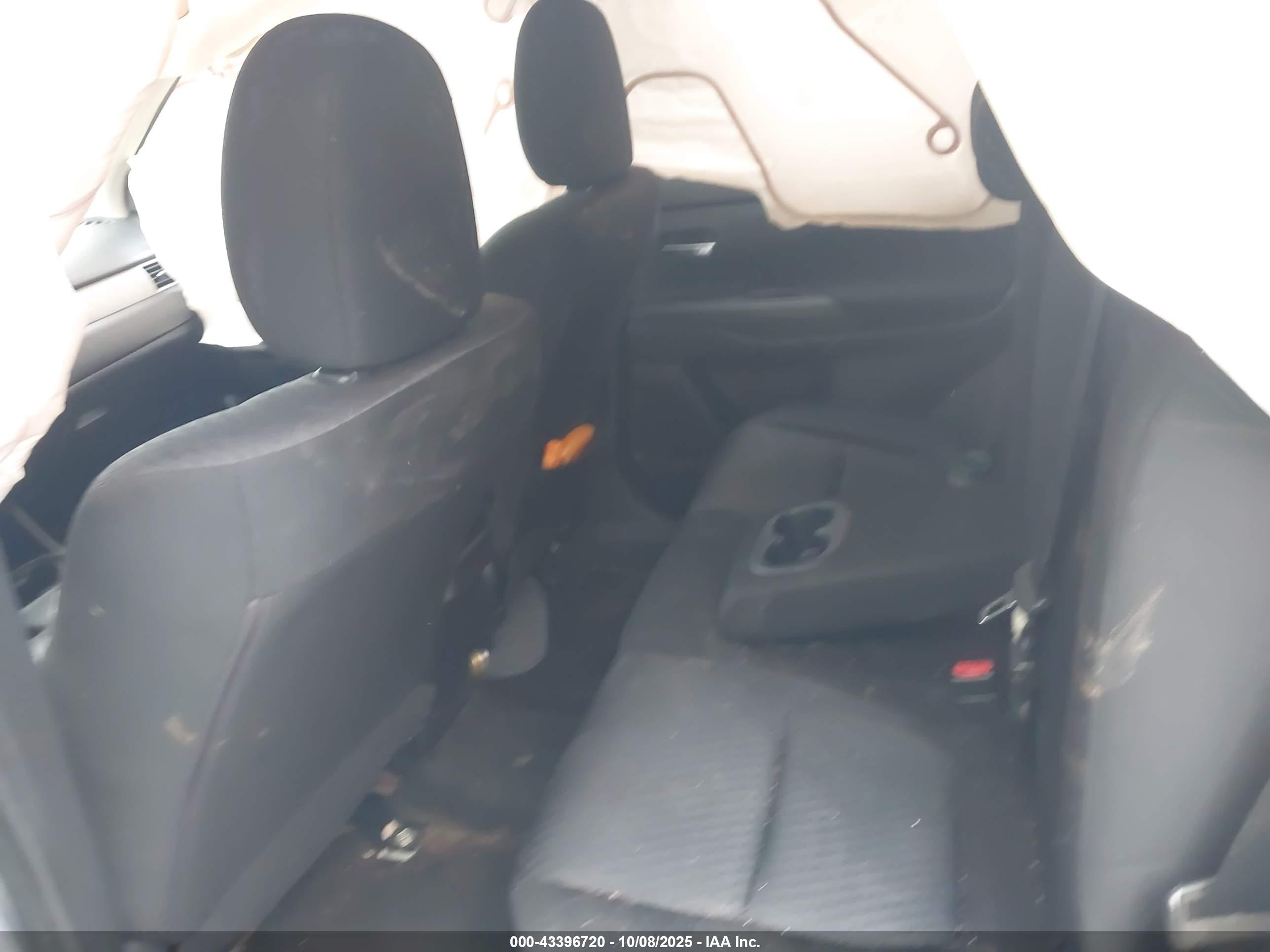 MITSUBISHI OUTLANDER image 8